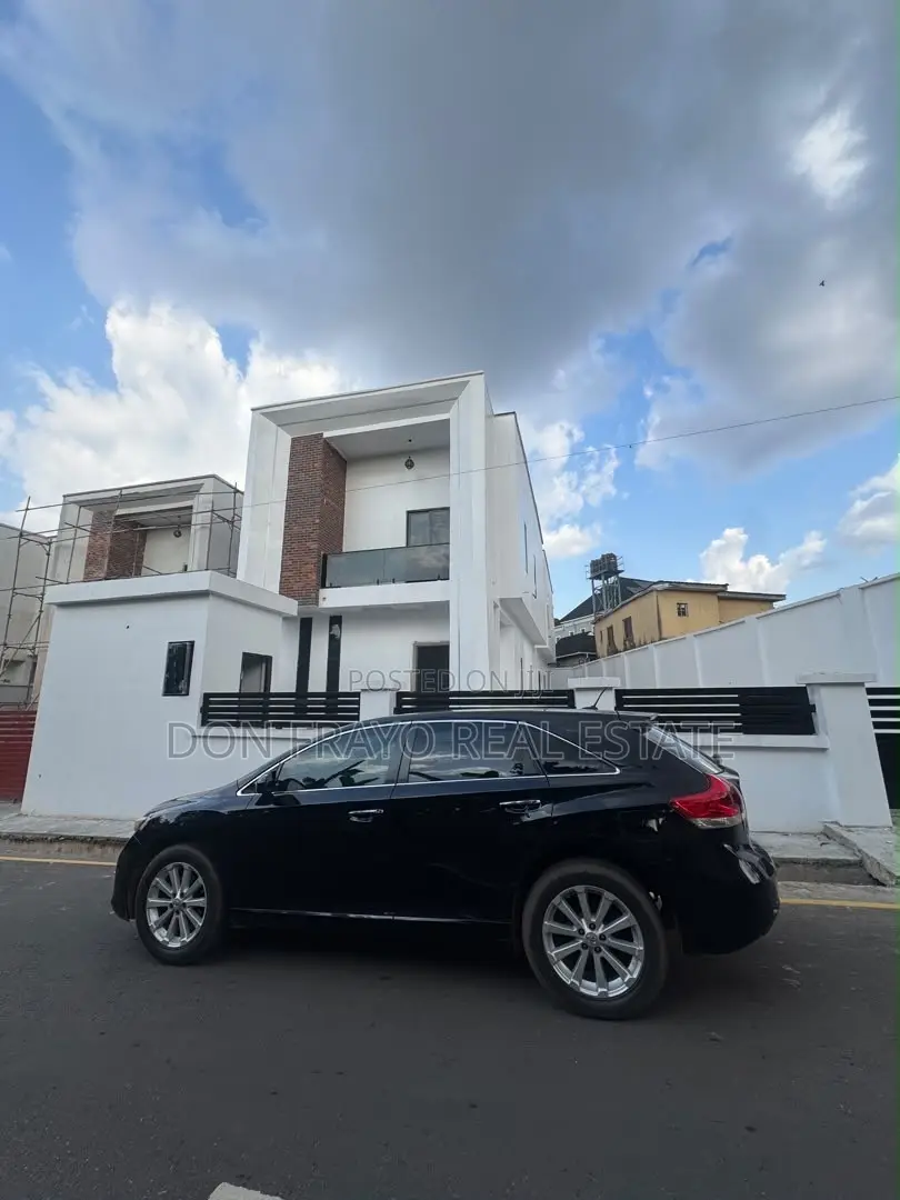 4bdrm Duplex in Main Ikolaba Gra, Agodi for sale in Agodi