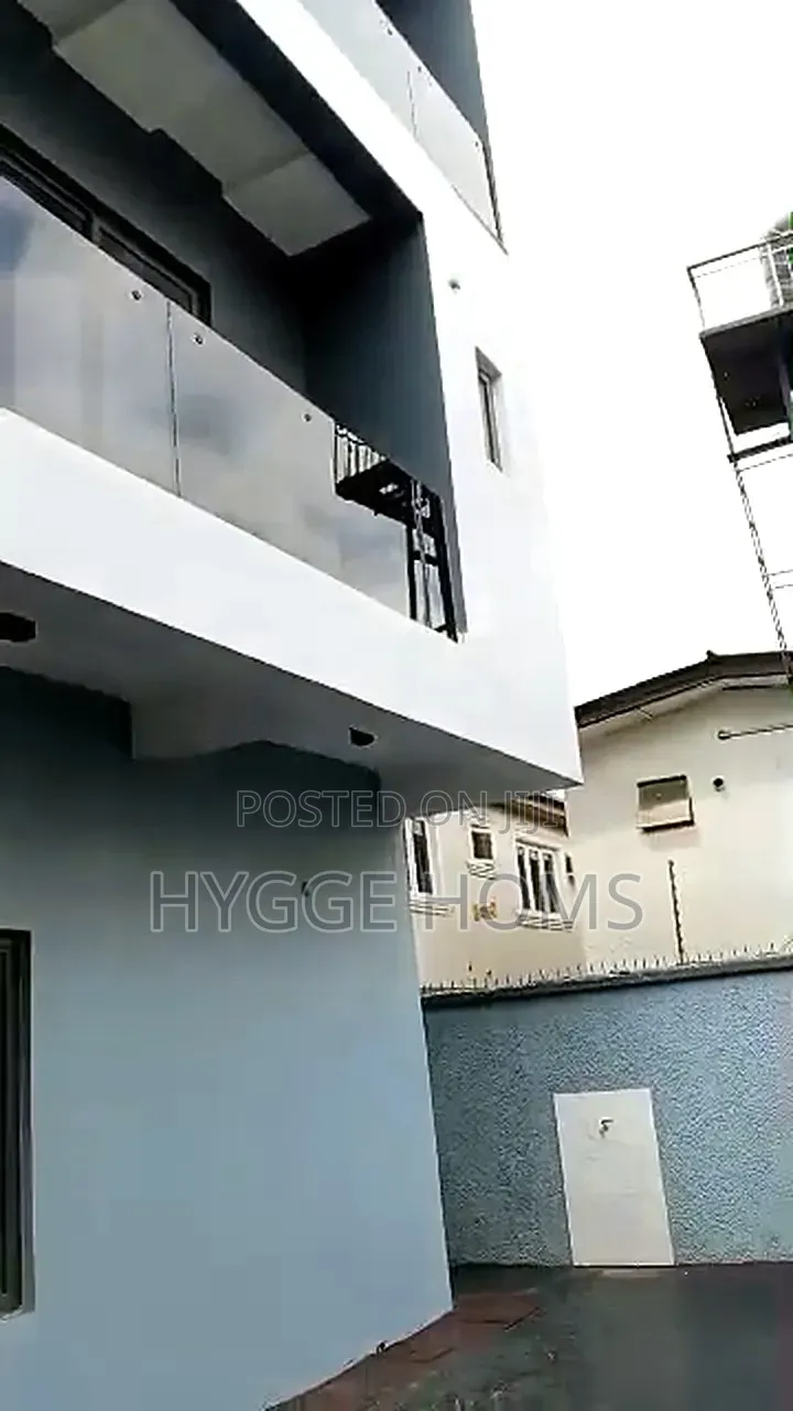 4bdrm Duplex in Ogba Gra Estate for sale in Ogba GRA