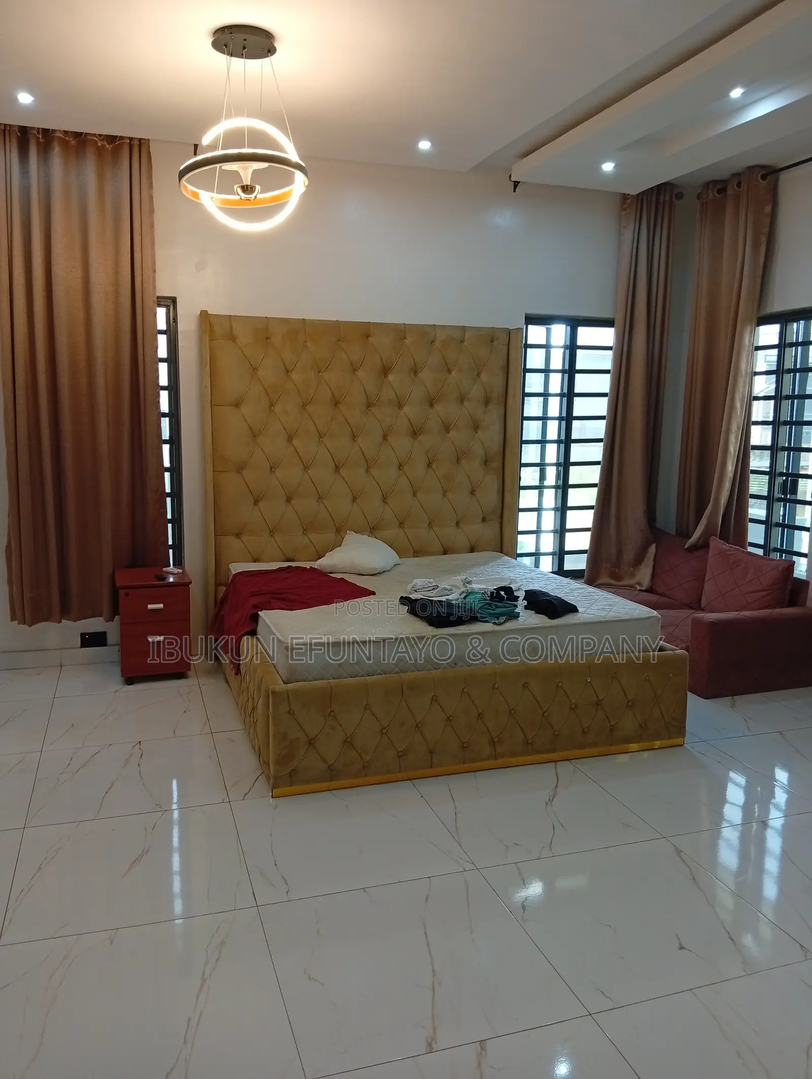 6bdrm Duplex in Chaplin Court Estate, Ogombo for sale in Ogombo