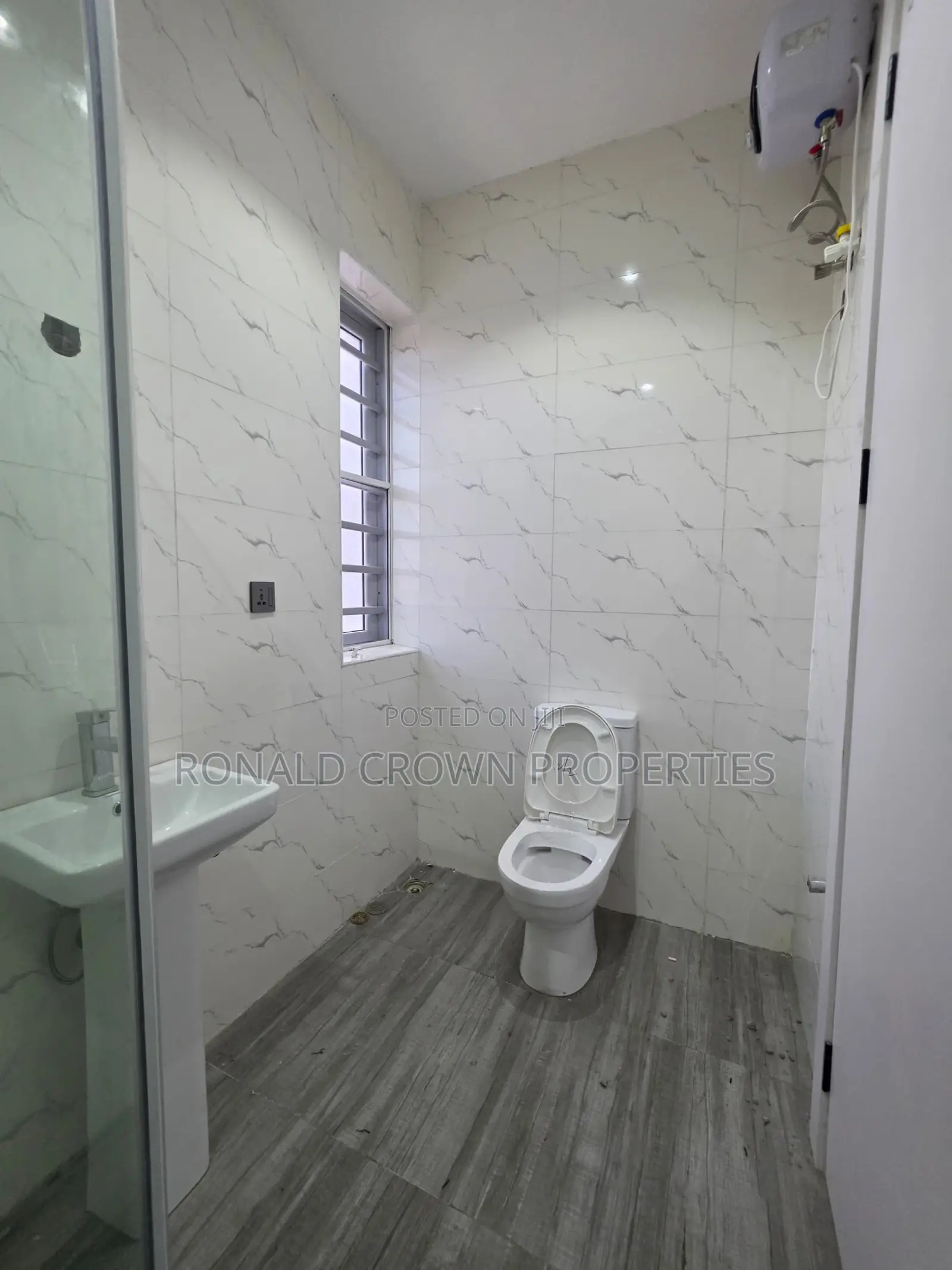 2bdrm Apartment in Adeniyi Jones for sale in Adeniyi Jones