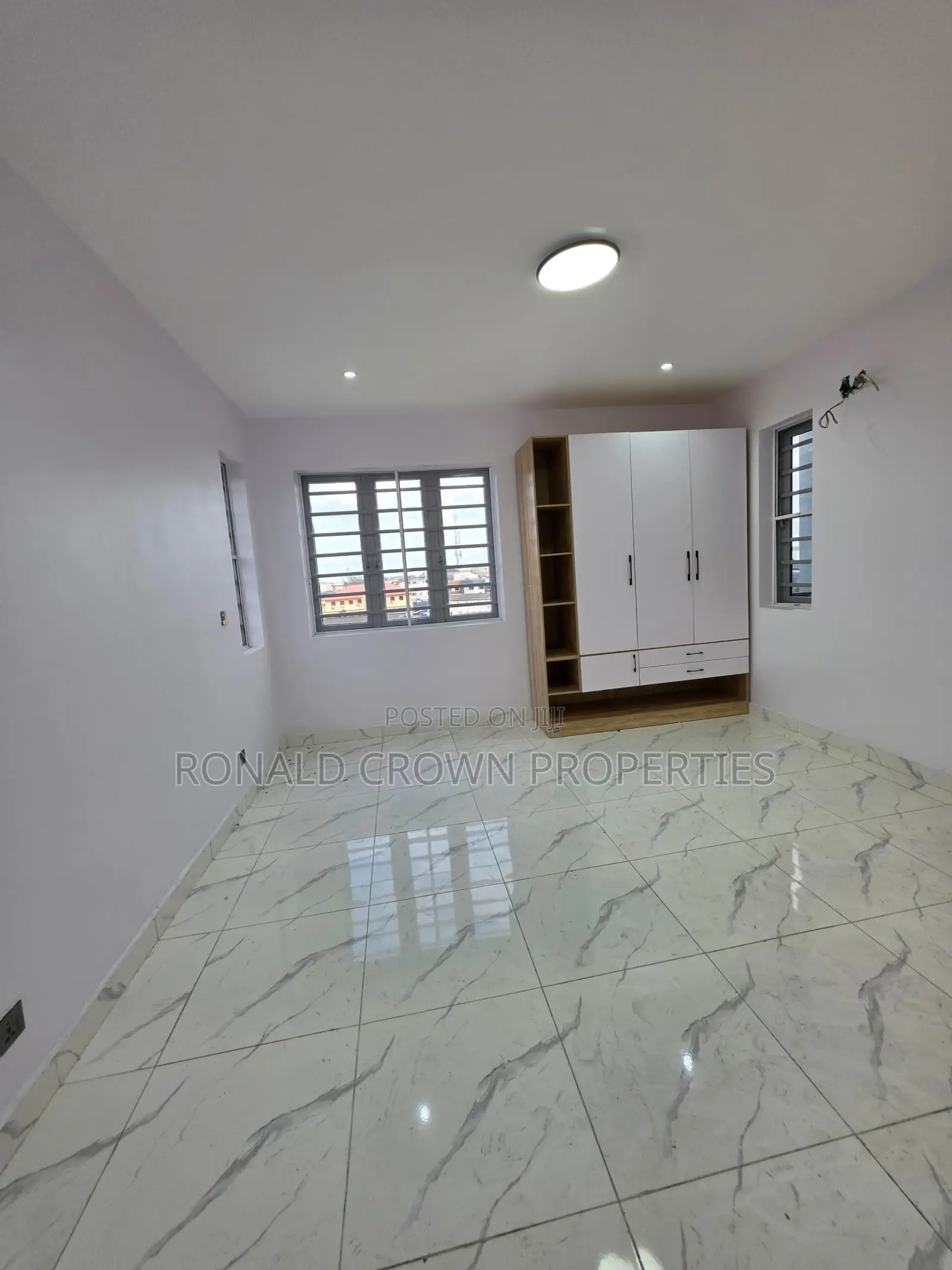 2bdrm Apartment in Adeniyi Jones for sale in Adeniyi Jones