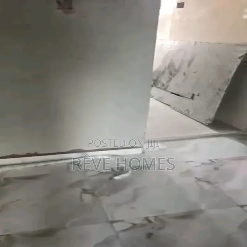 2bdrm Block of Flats in Adekunle for rent in Adekunle