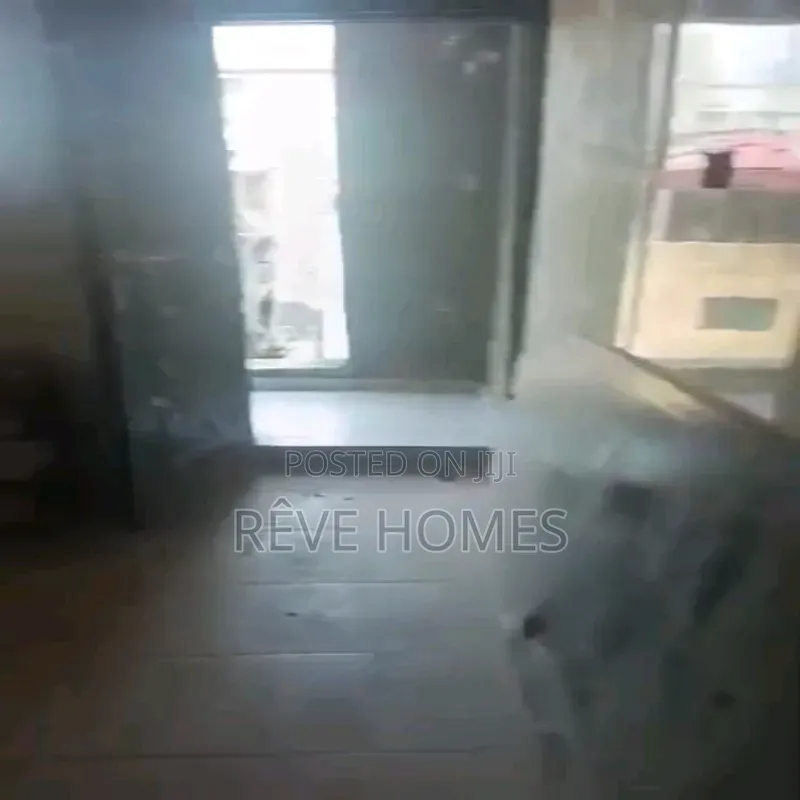 2bdrm Block of Flats in Adekunle for rent in Adekunle
