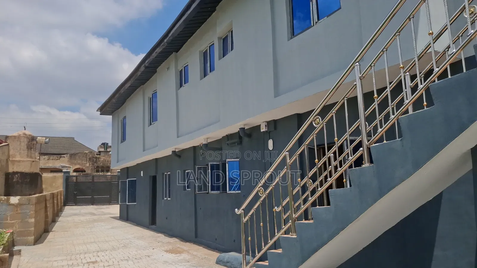 Furnished 3bdrm House in Oluwakeeyin, Alakia for sale in Alakia