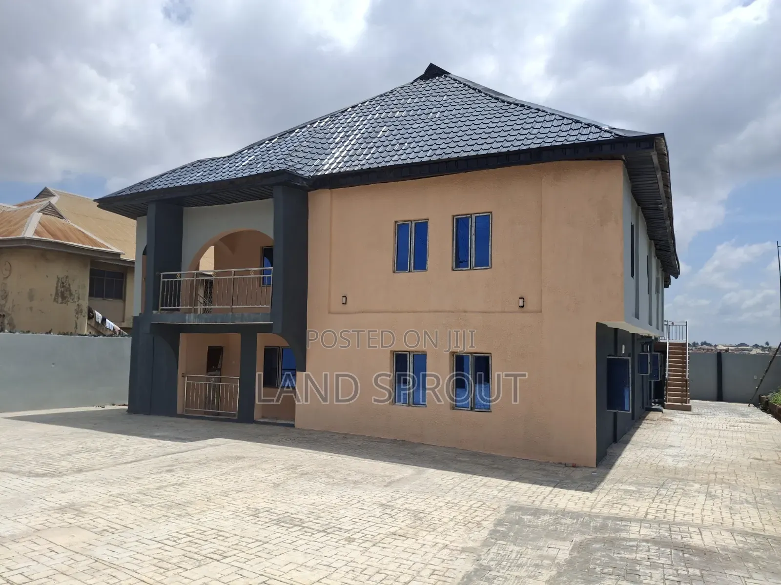 Furnished 3bdrm House in Oluwakeeyin, Alakia for sale in Alakia