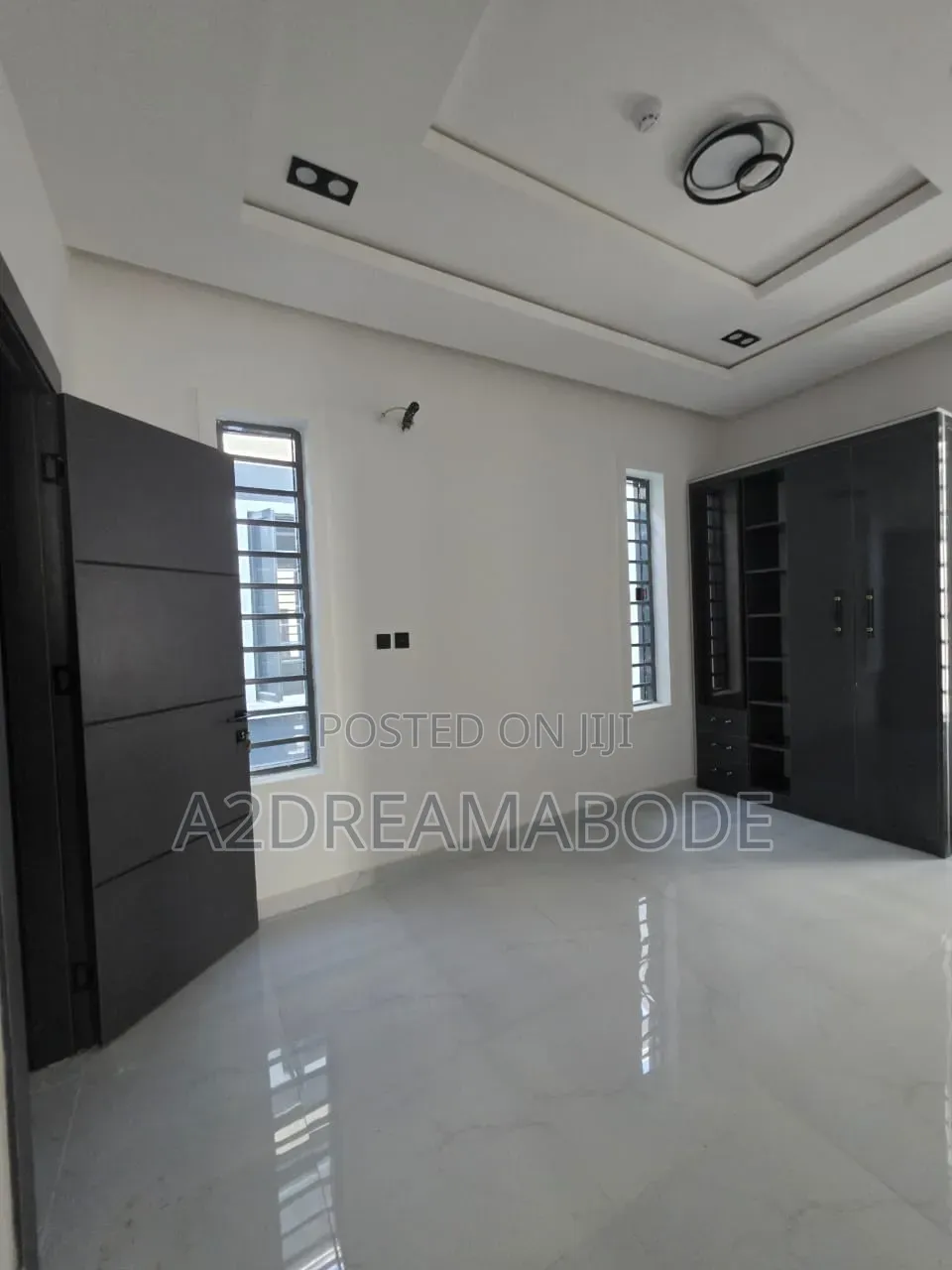 5bdrm Duplex in Omole for sale in Omole Phase 2