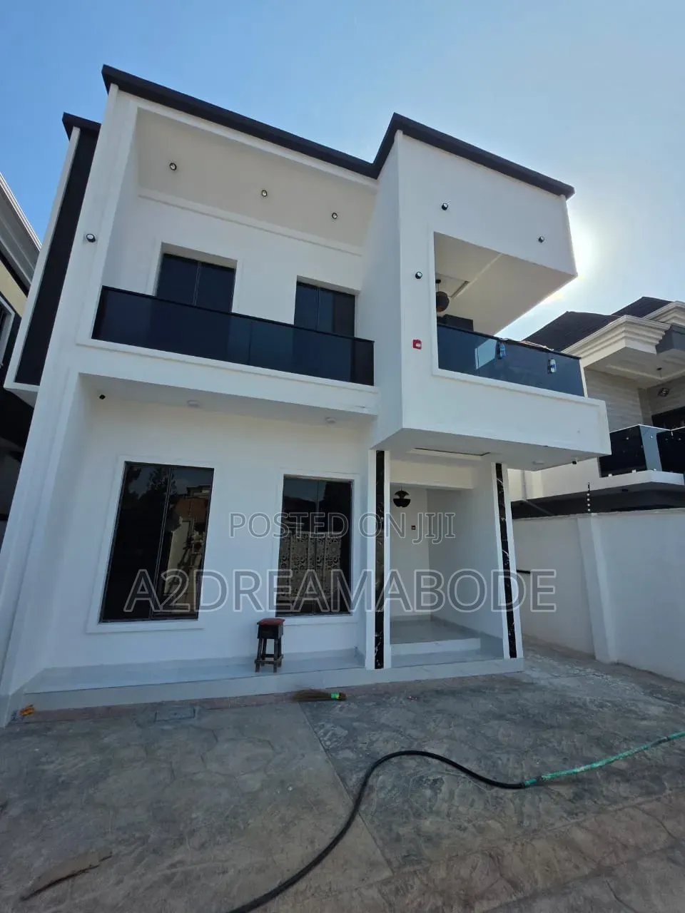 5bdrm Duplex in Omole for sale in Omole Phase 2