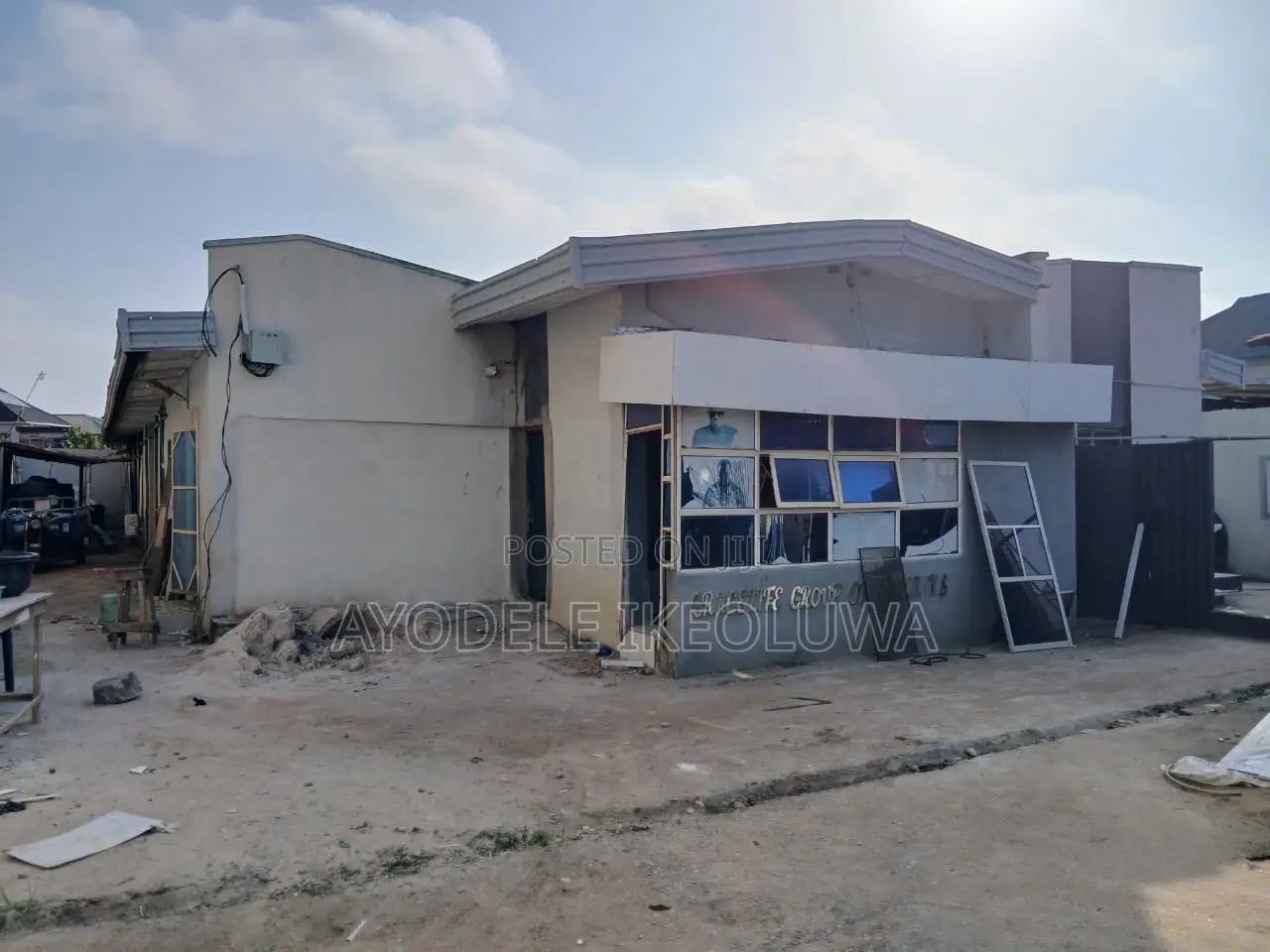 Commercial in Abaranje
