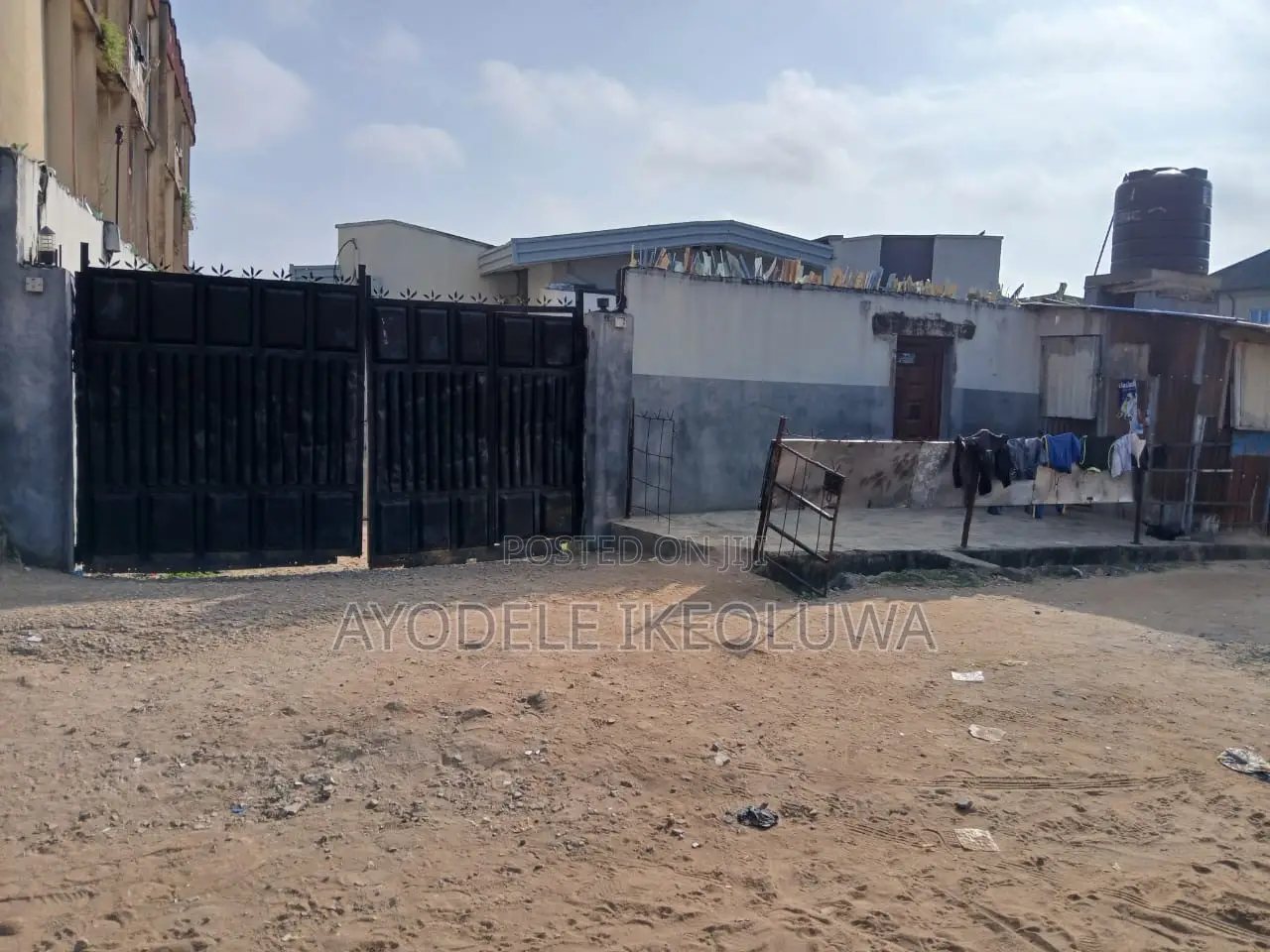 Commercial in Abaranje