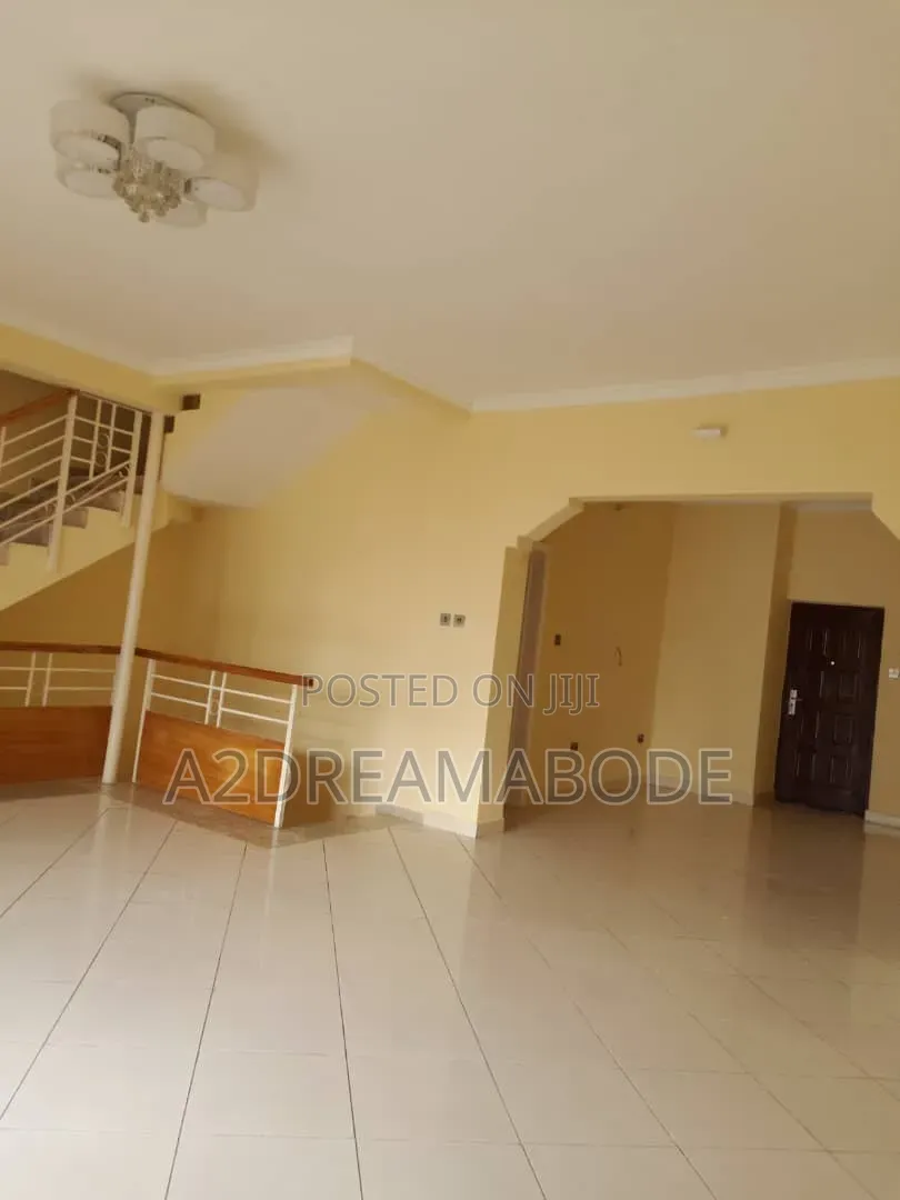 4bdrm Duplex in Parkview for rent in Parkview Estate