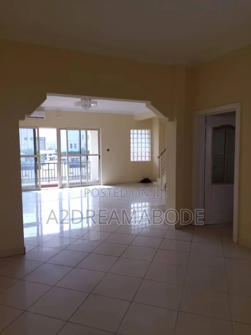 4bdrm Duplex in Parkview for rent in Parkview Estate