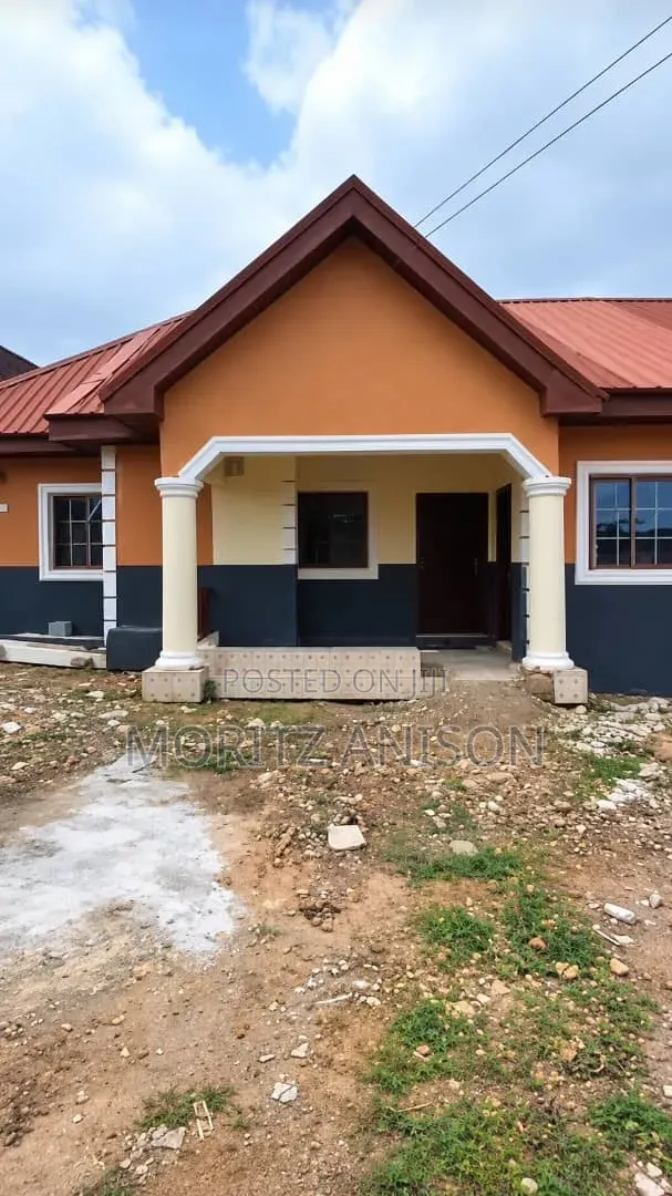 4bdrm Bungalow in Old Airport Road., Enugu for rent in Enugu