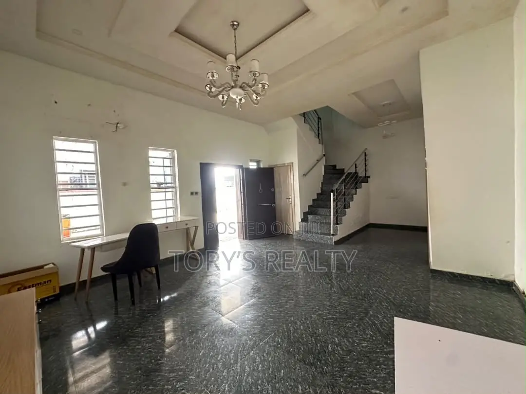 4bdrm Duplex in Lekki Phase 2 for rent in Lekki Phase 2