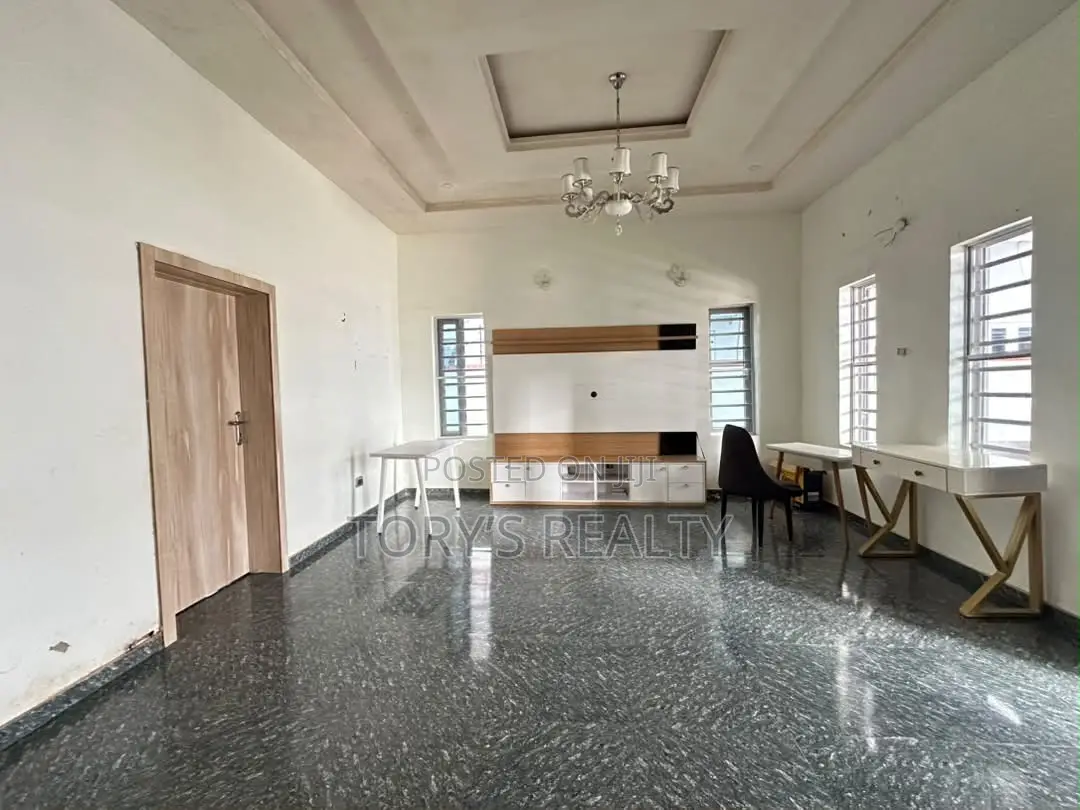 4bdrm Duplex in Lekki Phase 2 for rent in Lekki Phase 2