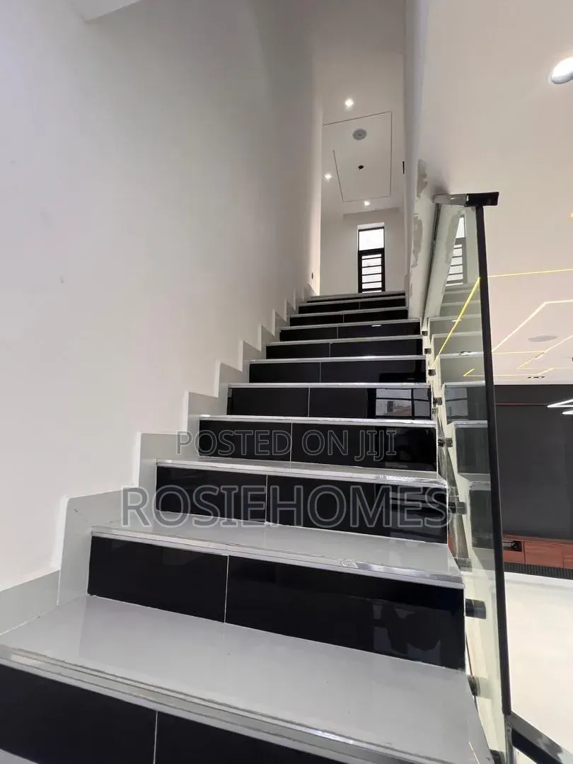4bdrm Duplex in Sangotedo for sale in Sangotedo