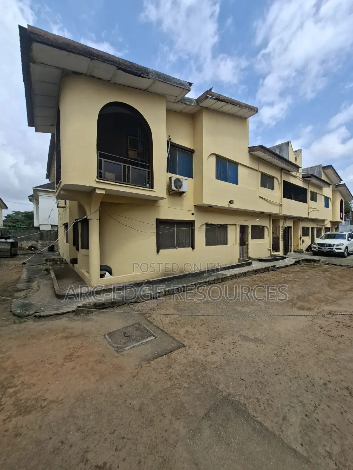 3bdrm Block of Flats in Ago Palace for sale in Ago Palace
