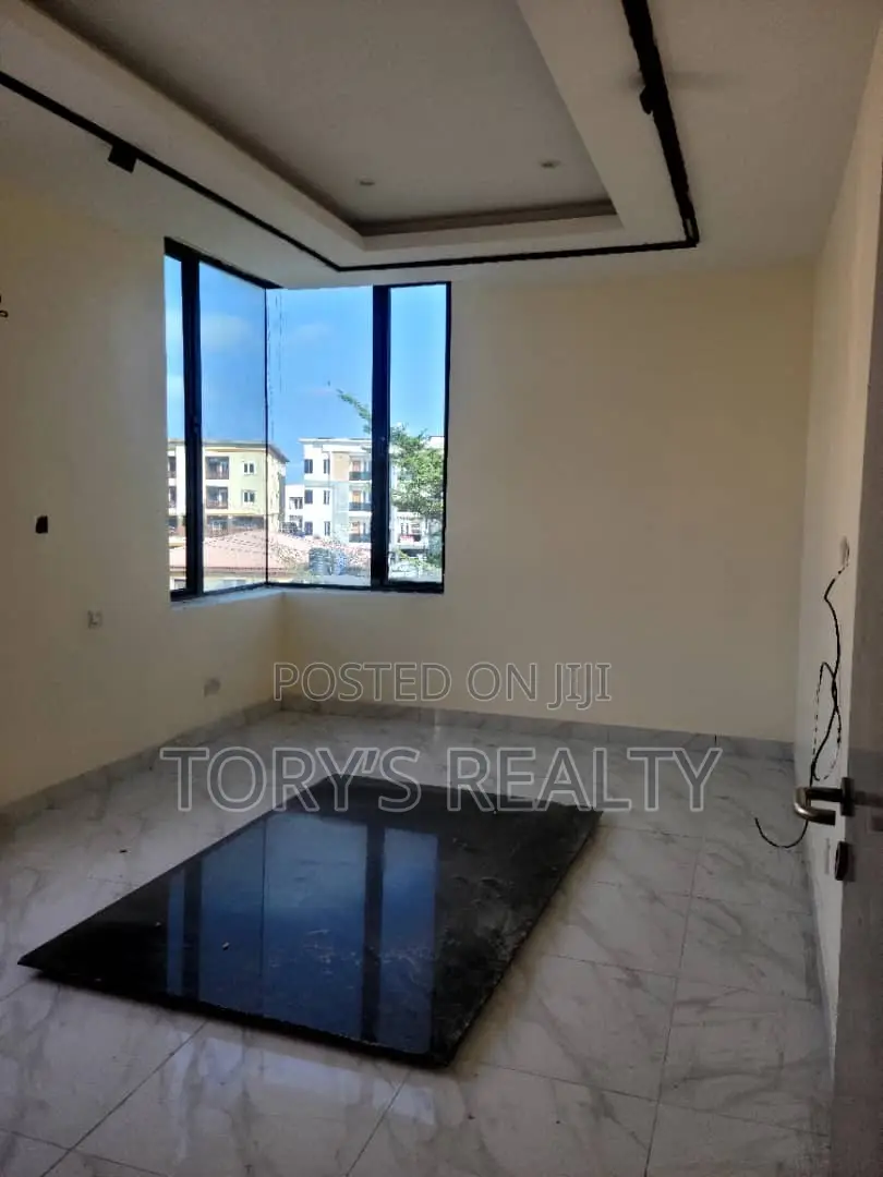 2bdrm Apartment in Lekki Phase 1 for rent in Lekki Phase 1