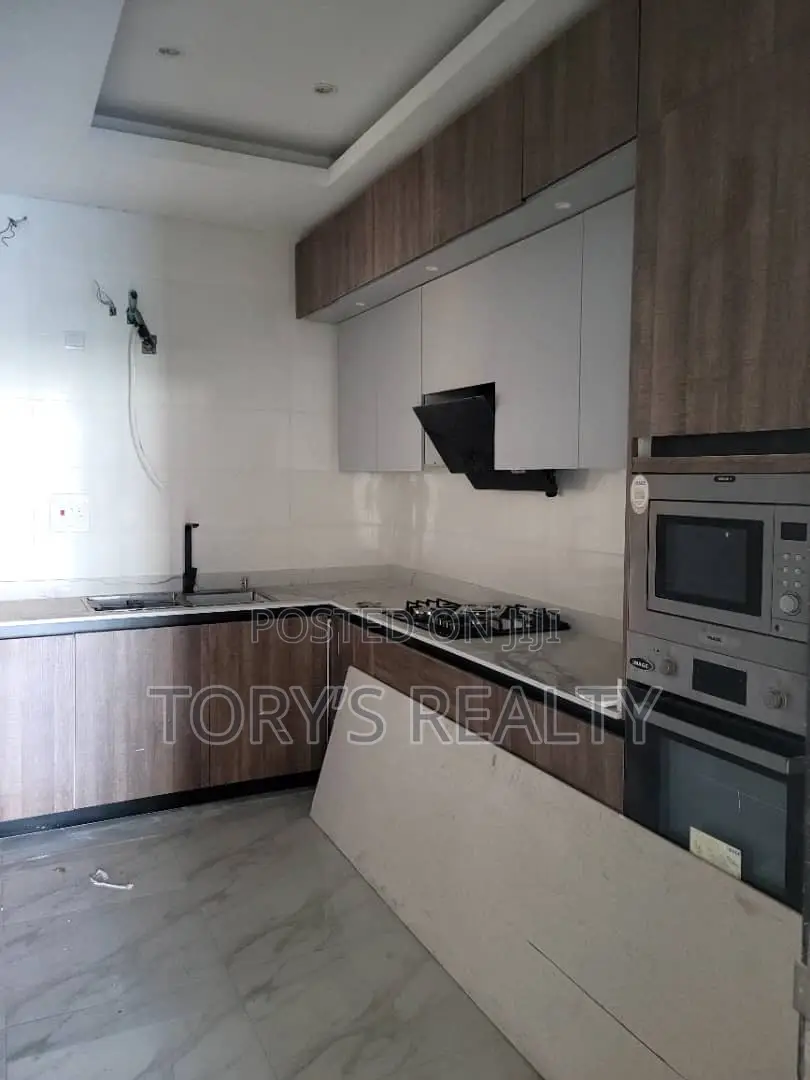 2bdrm Apartment in Lekki Phase 1 for rent in Lekki Phase 1