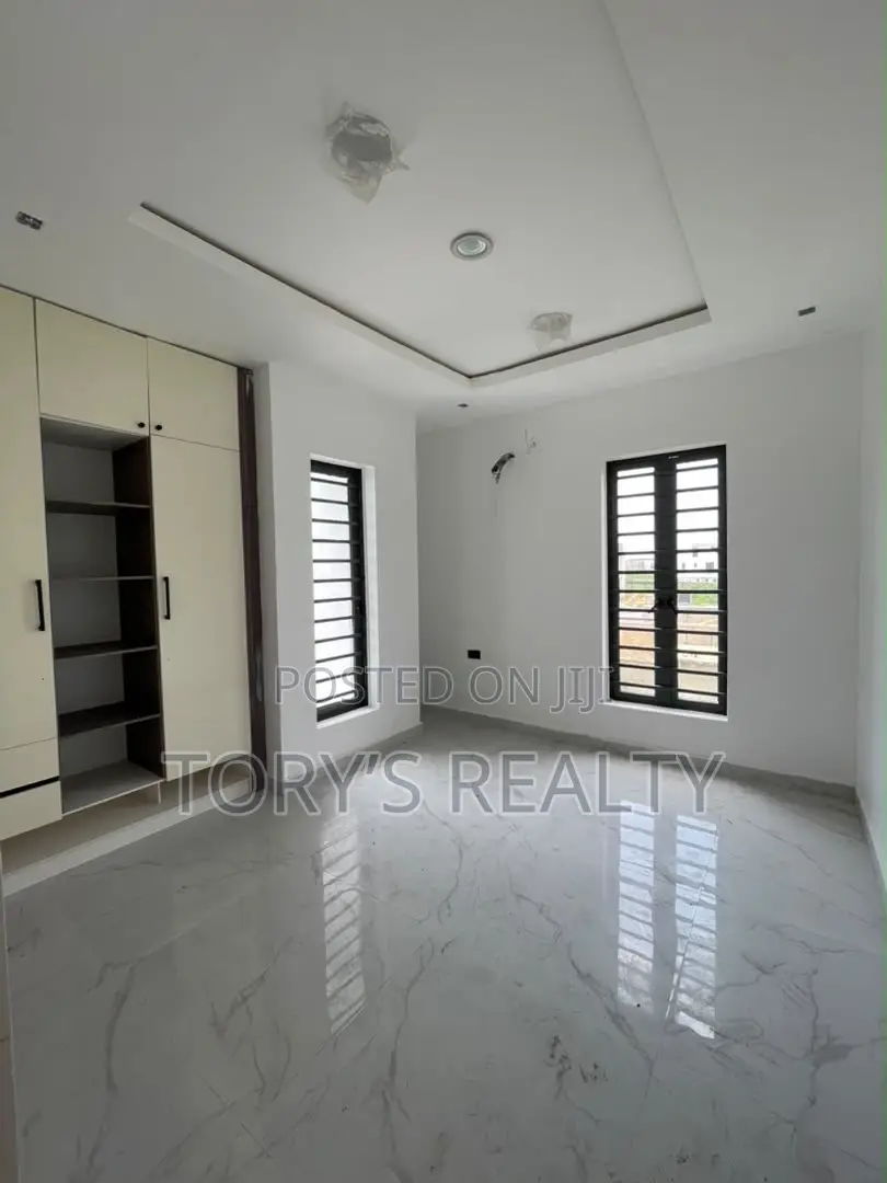 5bdrm Duplex in Ado / Ajah for sale in Ado / Ajah