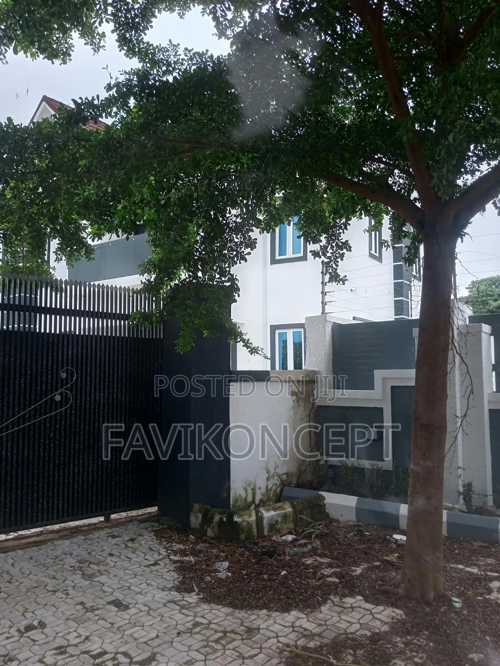 4bdrm Duplex in Giri for sale in Giri