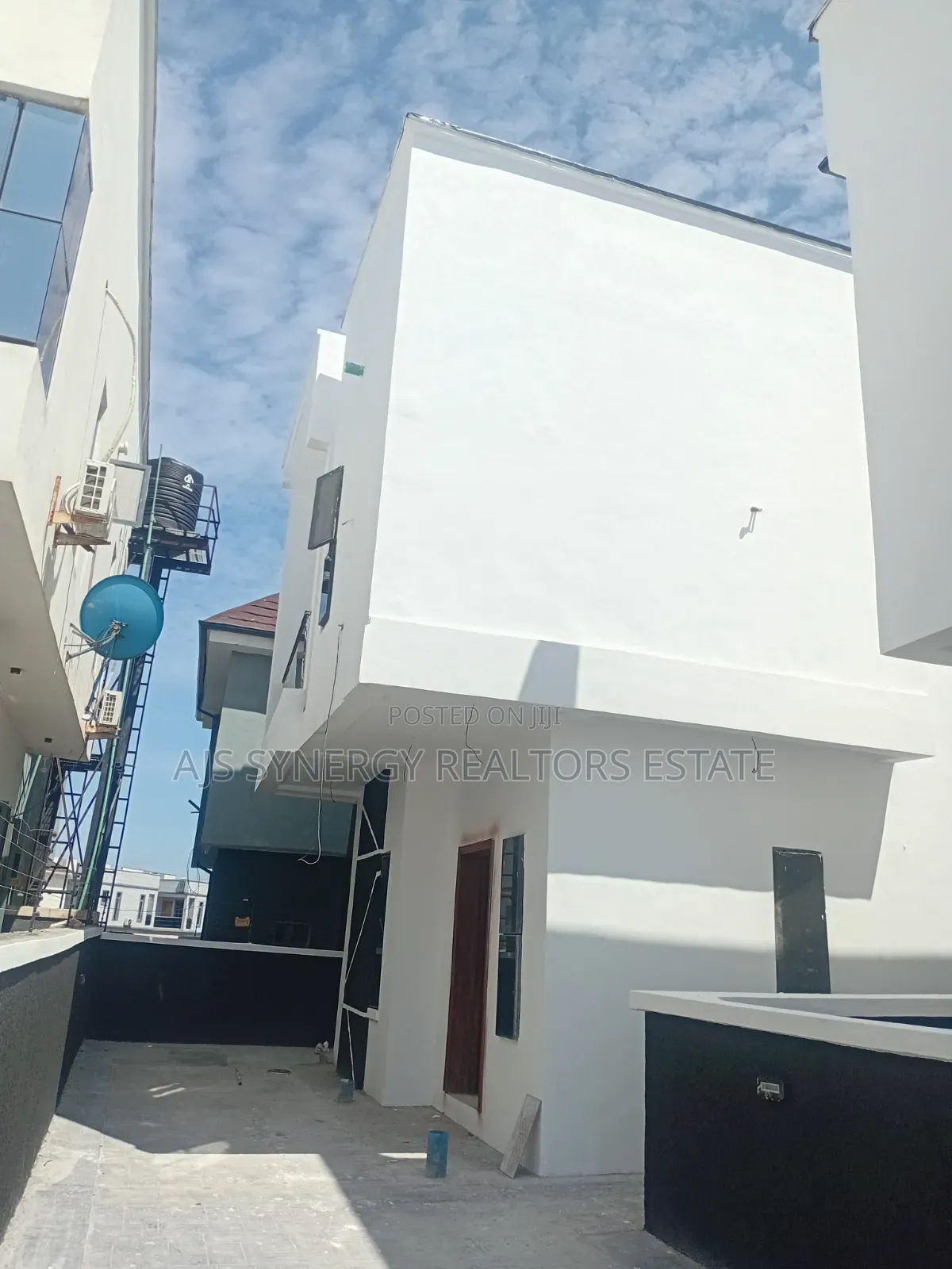 5bdrm Duplex in Lekki Expressway for sale in Lekki Expressway