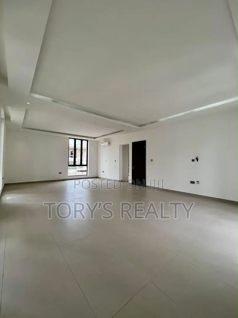 5bdrm Duplex in Banana Island for sale in Banana Island