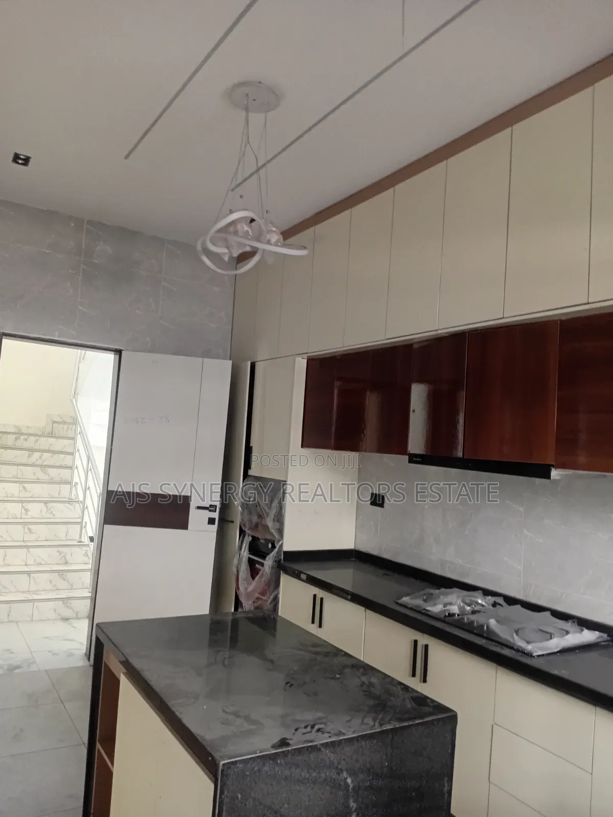 5bdrm Duplex in Lekki Expressway for sale in Lekki Expressway