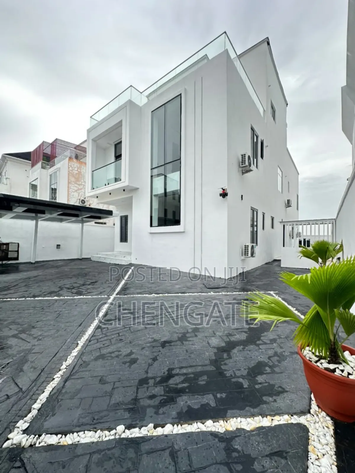5bdrm Duplex in Osapa london for sale in Osapa london