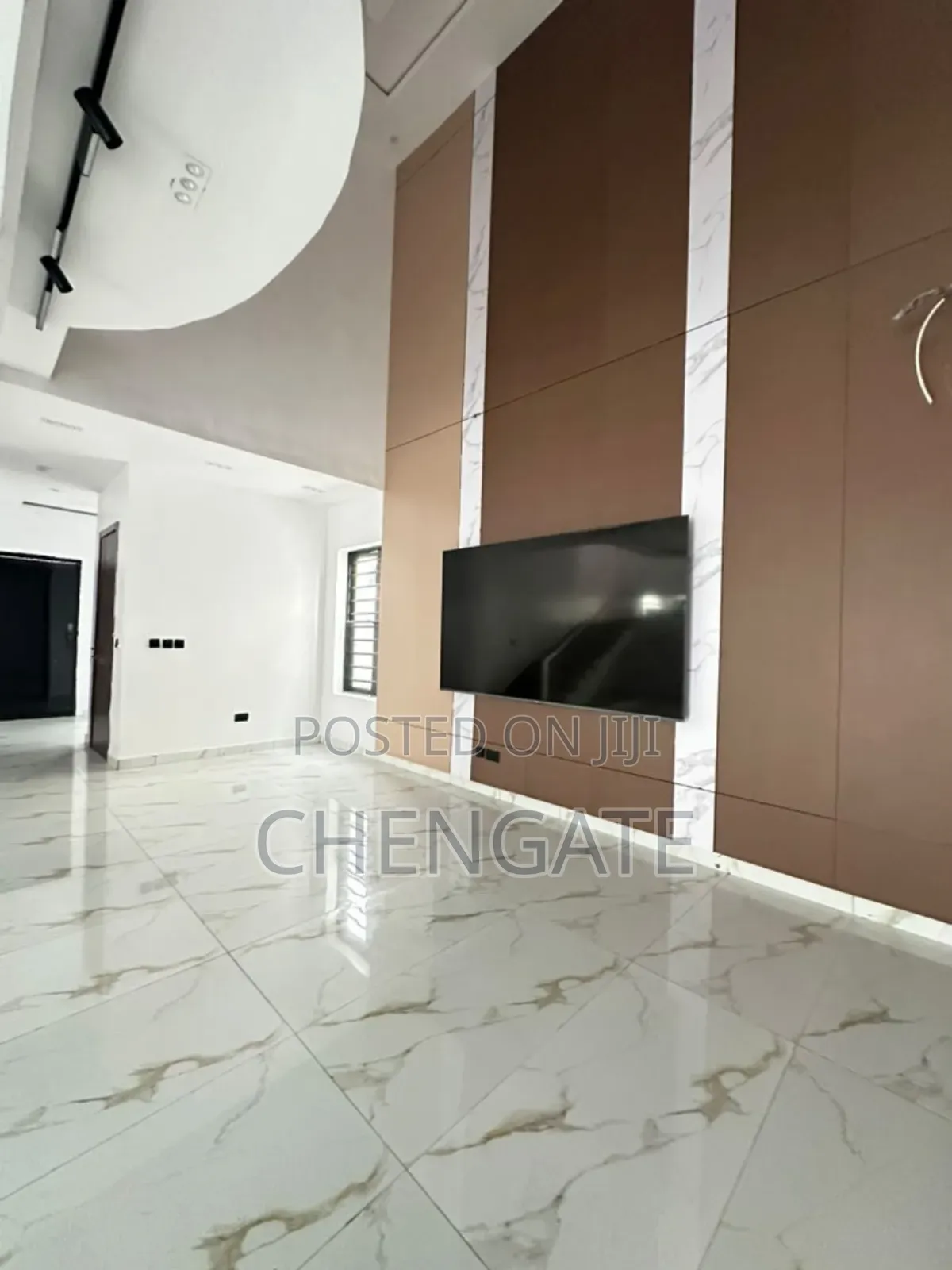 5bdrm Duplex in Osapa london for sale in Osapa london