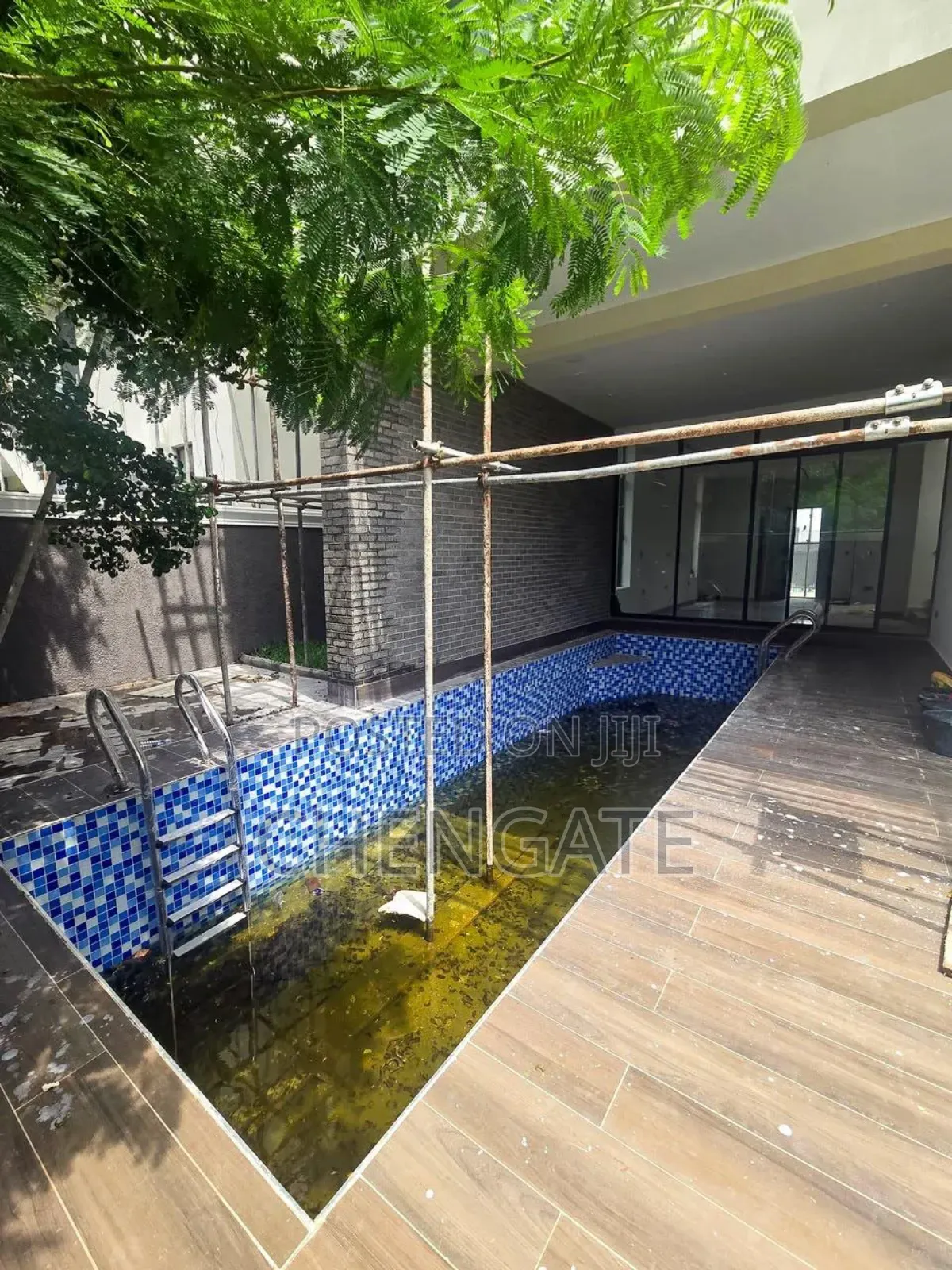 5bdrm Duplex in Banana Island for sale in Banana Island