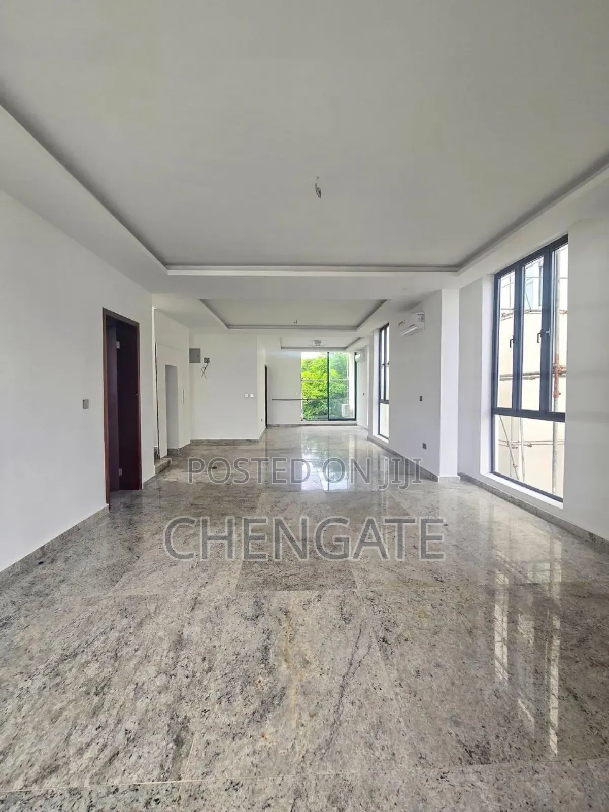 5bdrm Duplex in Banana Island for sale in Banana Island
