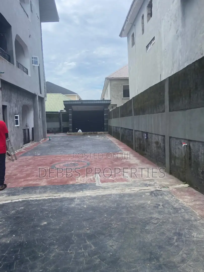 2bdrm Apartment in Lekki Expressway for rent in Lekki Expressway