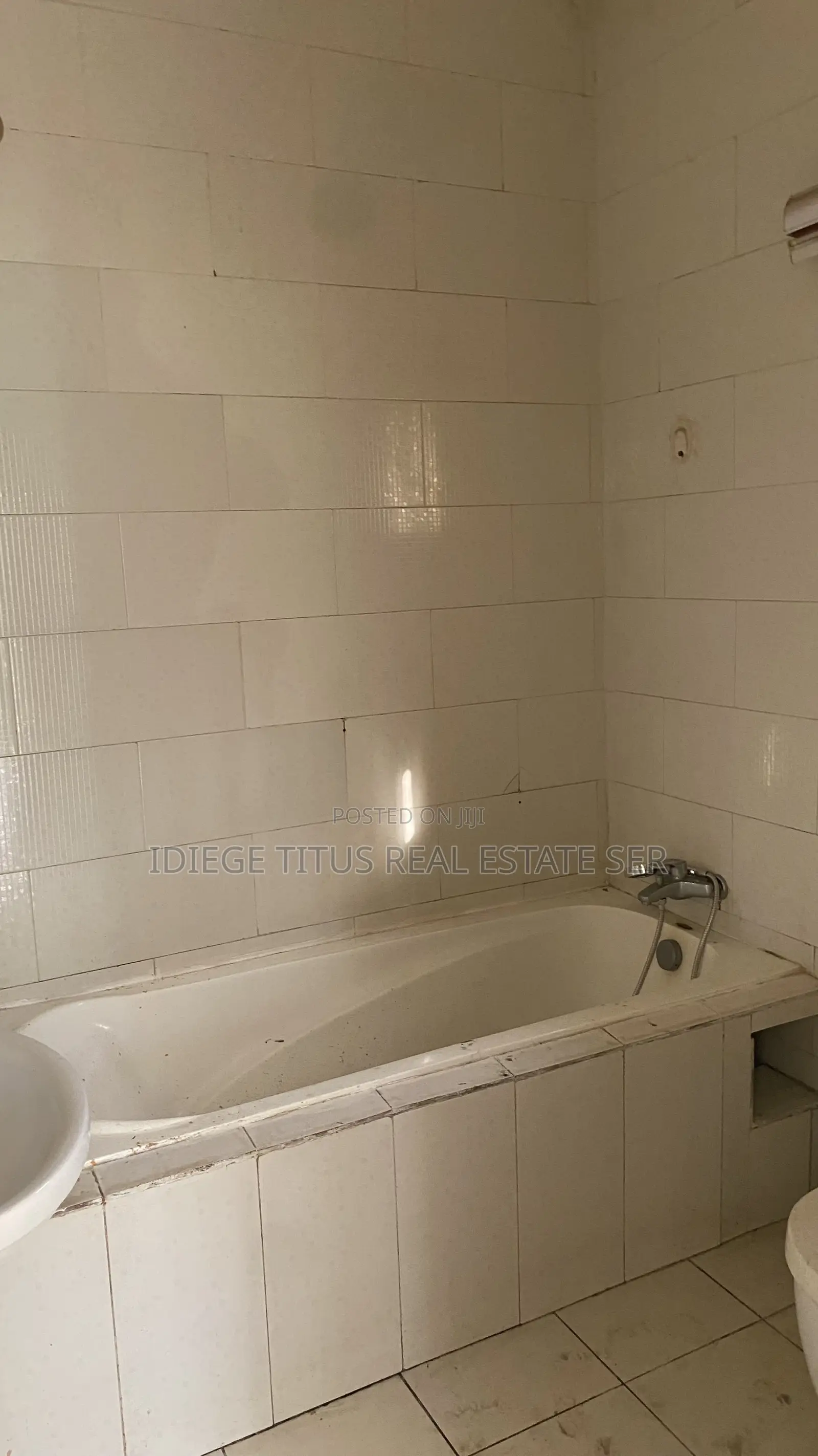 4bdrm Duplex in By Banex, Mabushi for rent in Mabushi