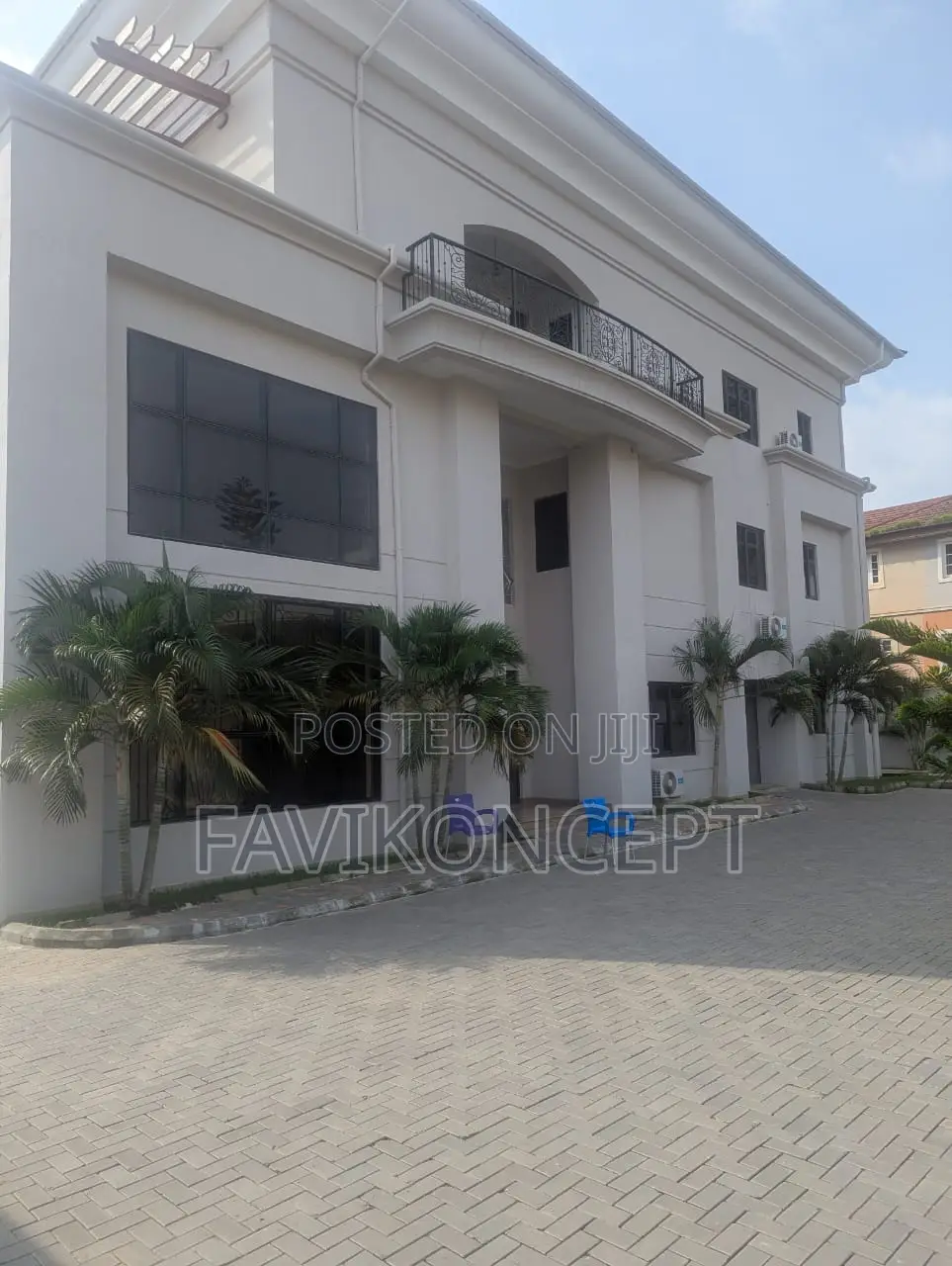 17bdrm Duplex in Maitama for sale in Maitama
