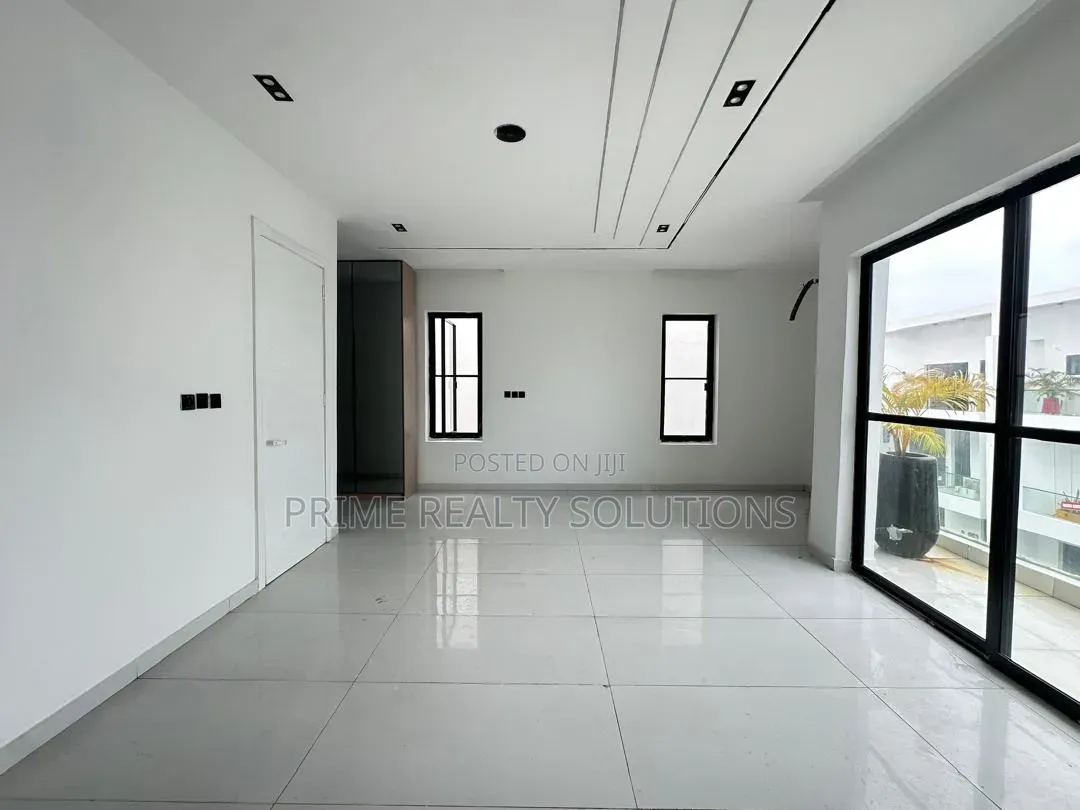 5bdrm Duplex in ๐๐ซ๐๐ก๐ข๐ ๐๐จ๐๐,, Lekki Expressway for rent in Lekki Expressway