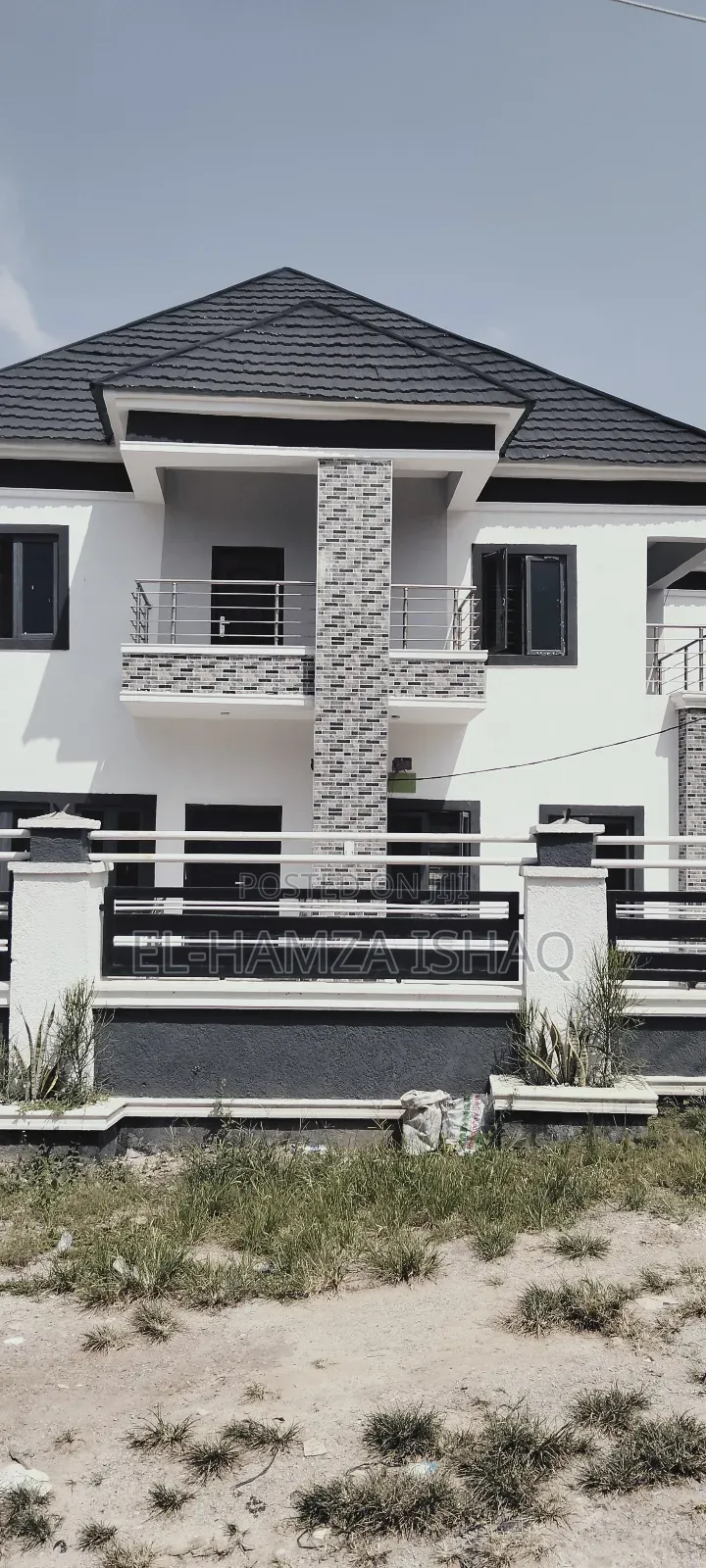 3bdrm Duplex in Twin Palm, Sabon Lugbe for rent in Sabon Lugbe