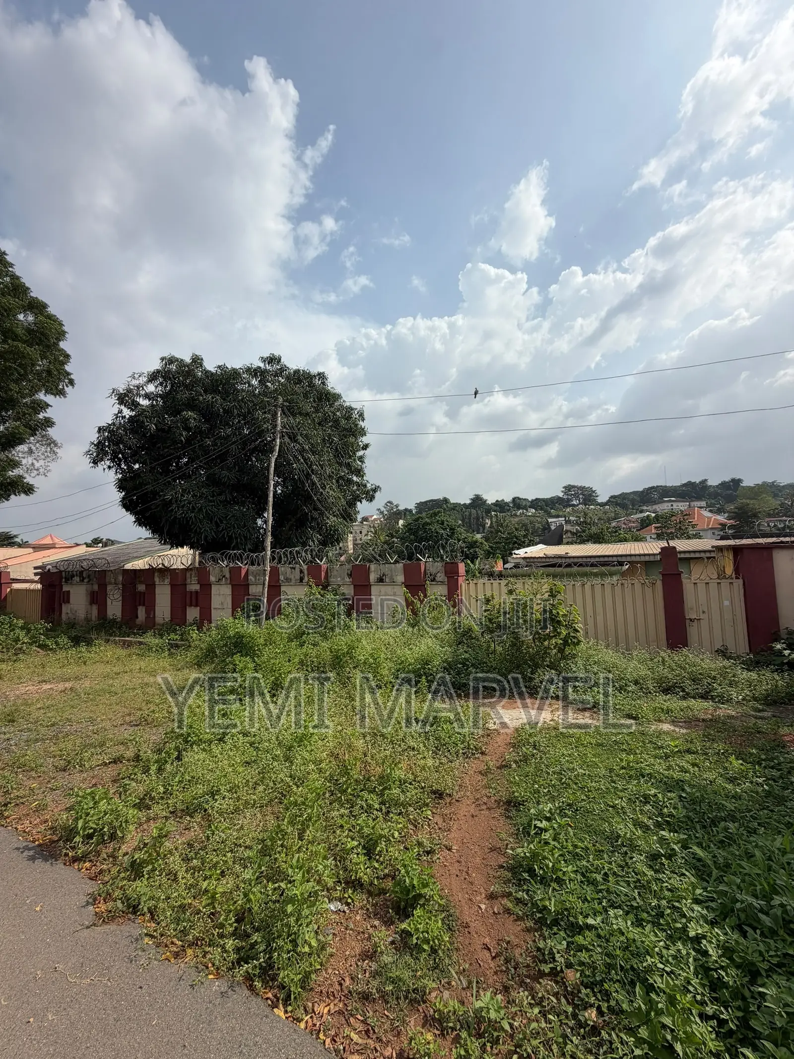 2312sqm of Land With a Structure With CofO at GSM Crescent, Agodi GRA in Agodi