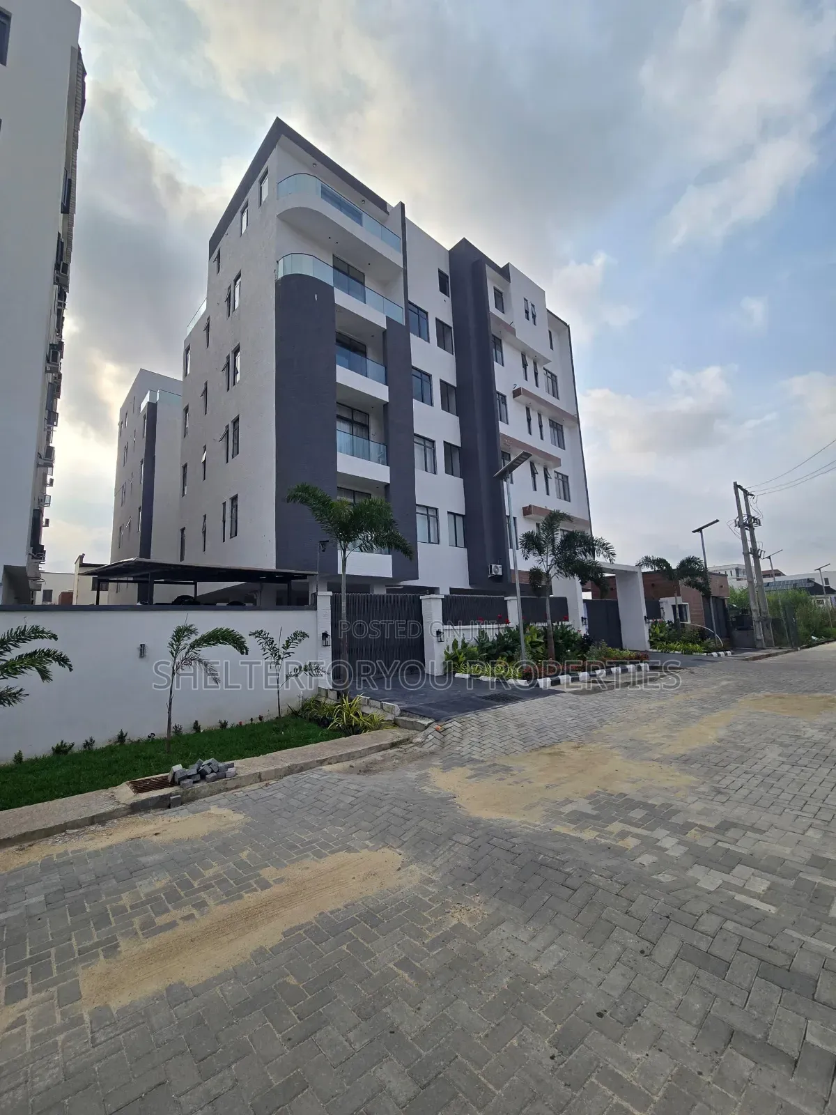 3bdrm Apartment in Ikate for sale in Ikate
