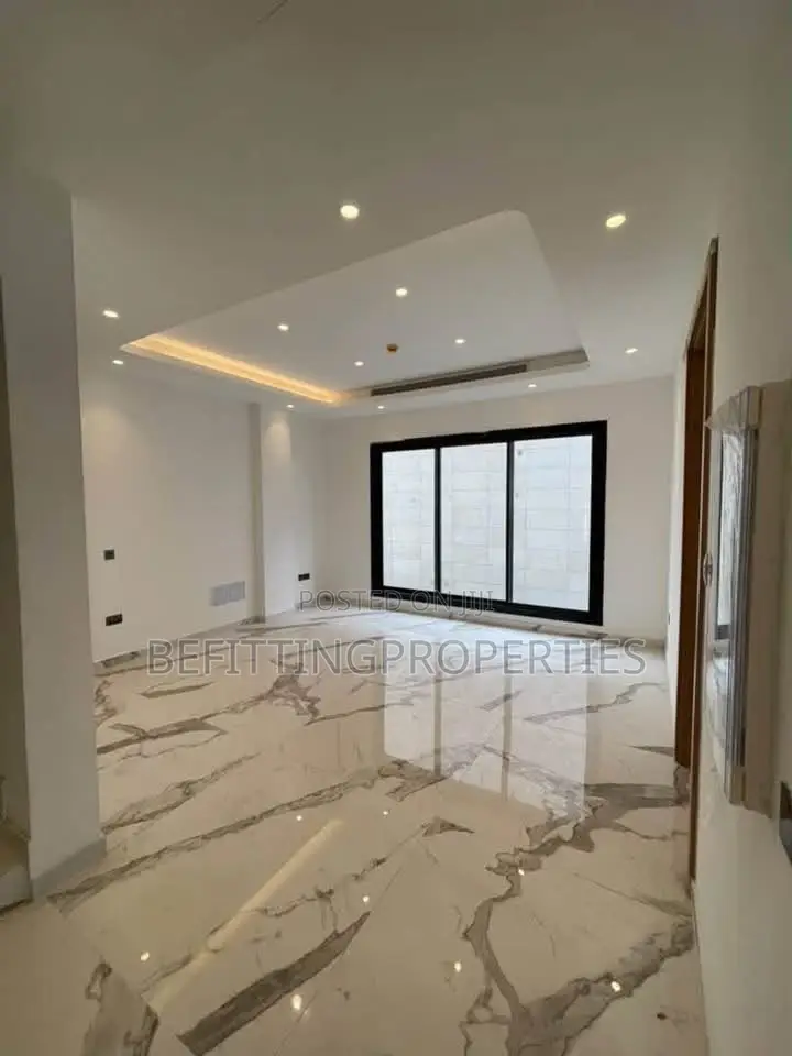 5bdrm Duplex in Banana Island for sale in Banana Island