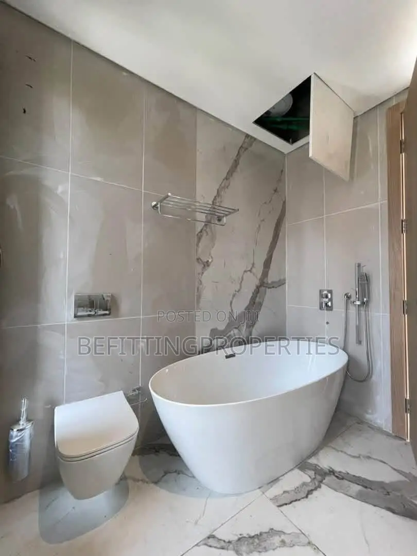 5bdrm Duplex in Banana Island for sale in Banana Island