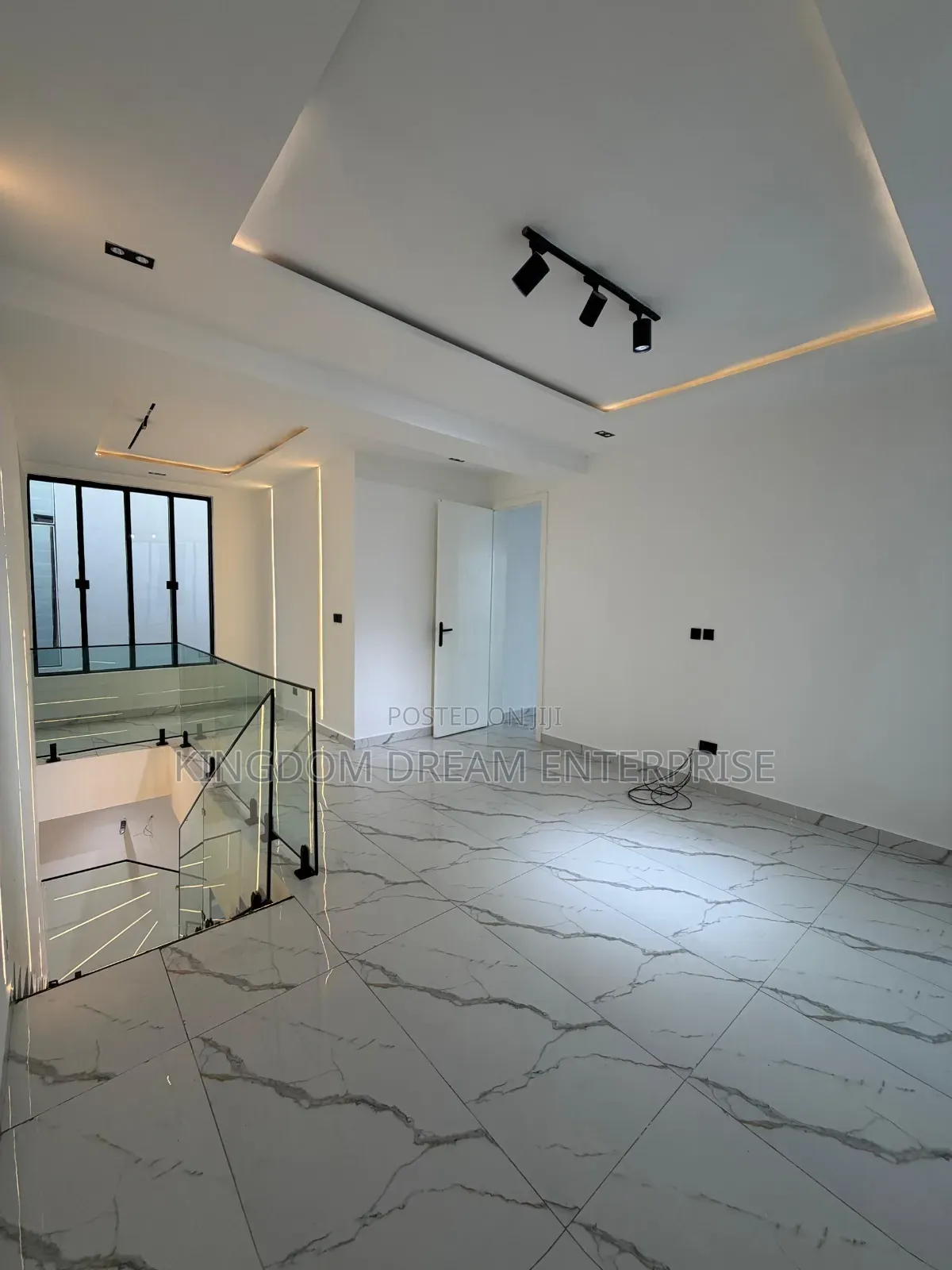 5bdrm Duplex in Chevron Drive Lekki for sale in Chevron