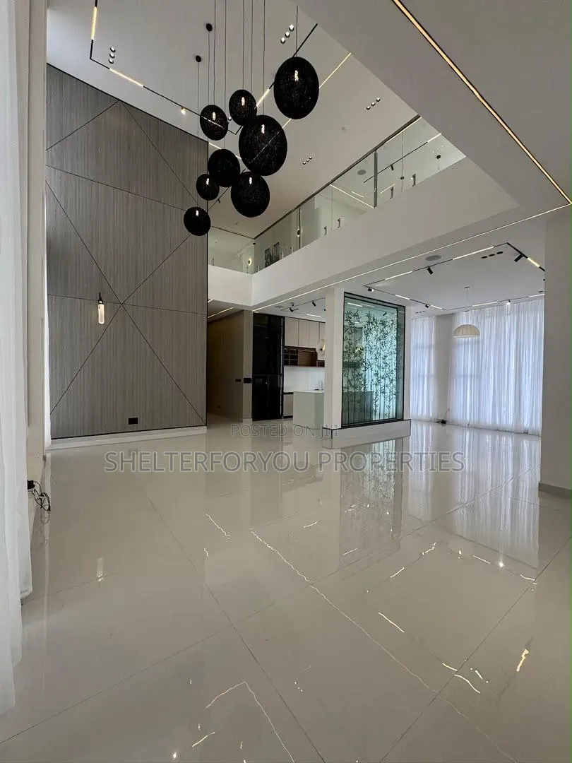 5bdrm Duplex in Osapa london for sale in Osapa london