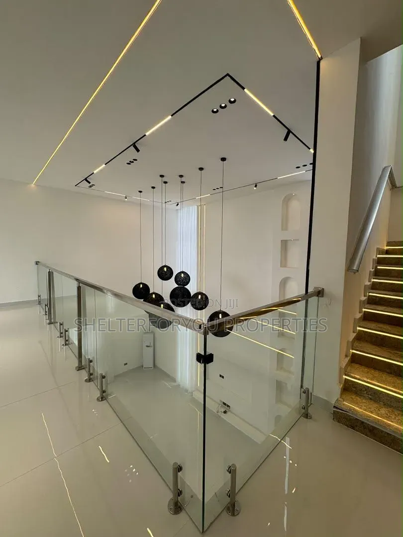 5bdrm Duplex in Osapa london for sale in Osapa london