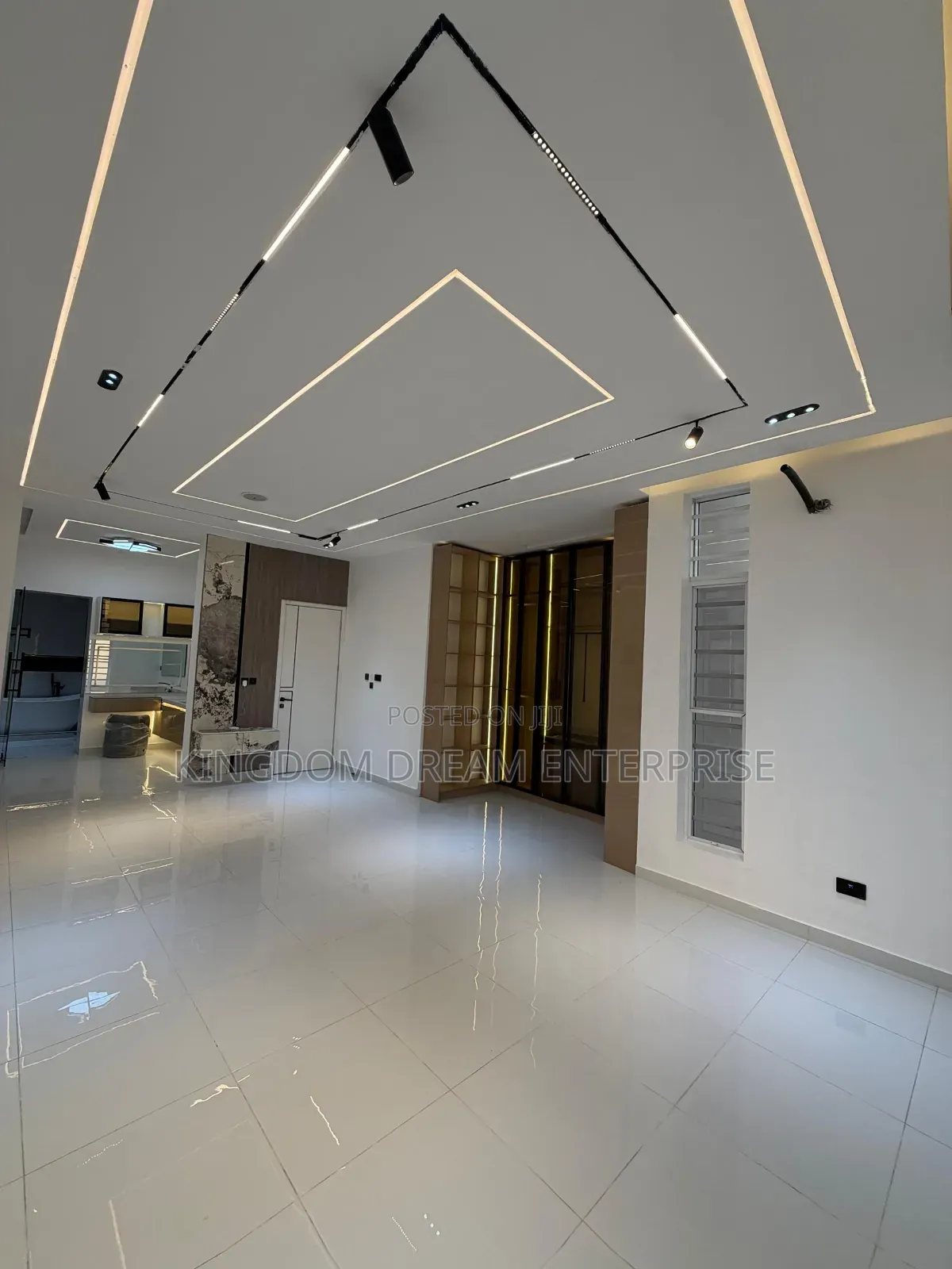 5bdrm Duplex in Chevron Lekki Lagos for sale in Chevron