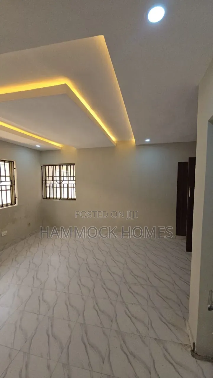 2bdrm Apartment in Adenuga Estate, Bodija for rent in Bodija