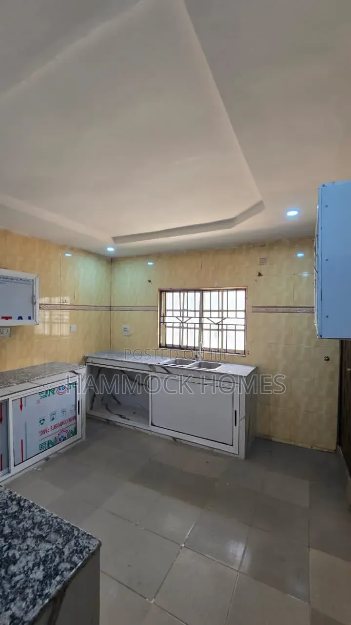 2bdrm Apartment in Adenuga Estate, Bodija for rent in Bodija
