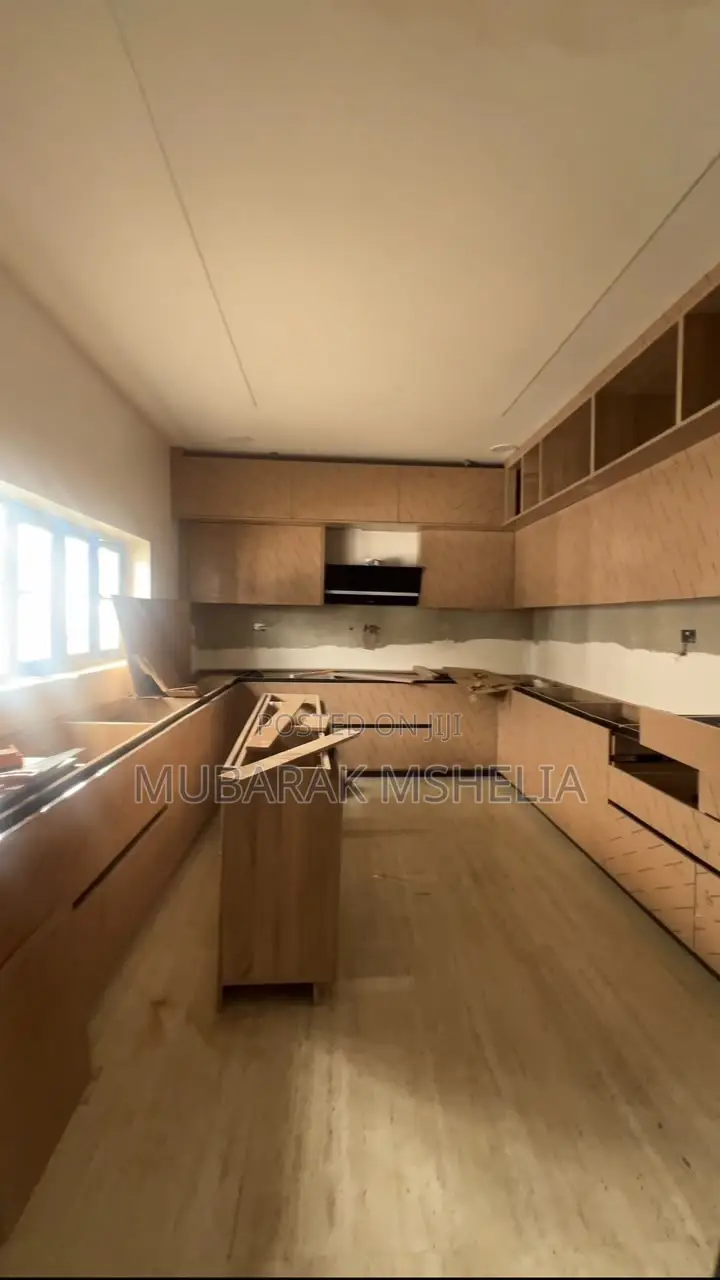 5bdrm Duplex in Jahi for sale in Jahi
