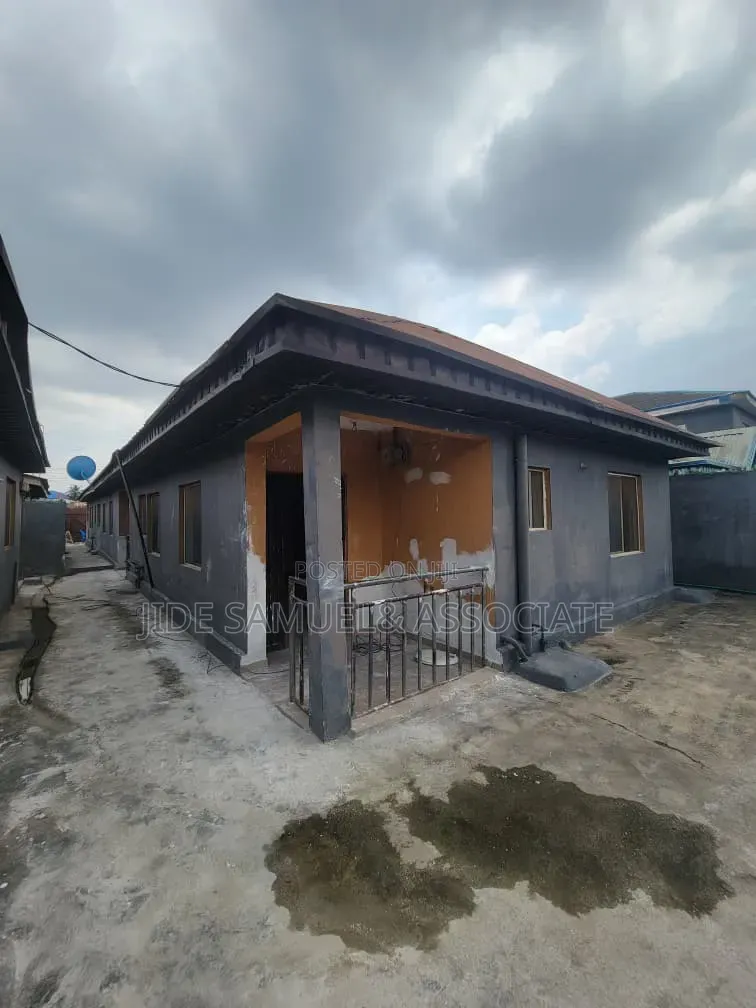 2bdrm Block of Flats in Ayobo for rent in Ayobo