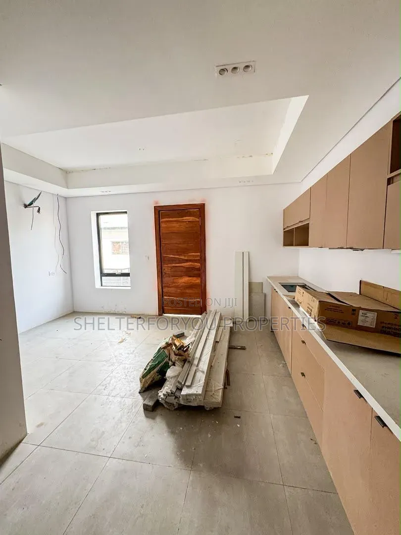 4bdrm Duplex in Victoria Island Extension for sale in Victoria Island Extension