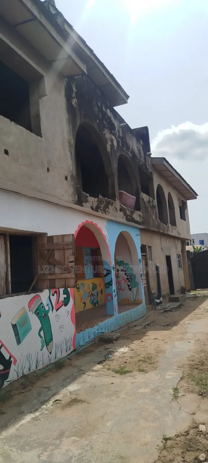 3bdrm Block of Flats in Igando Rd for sale in Igando / Ikotun/Igando